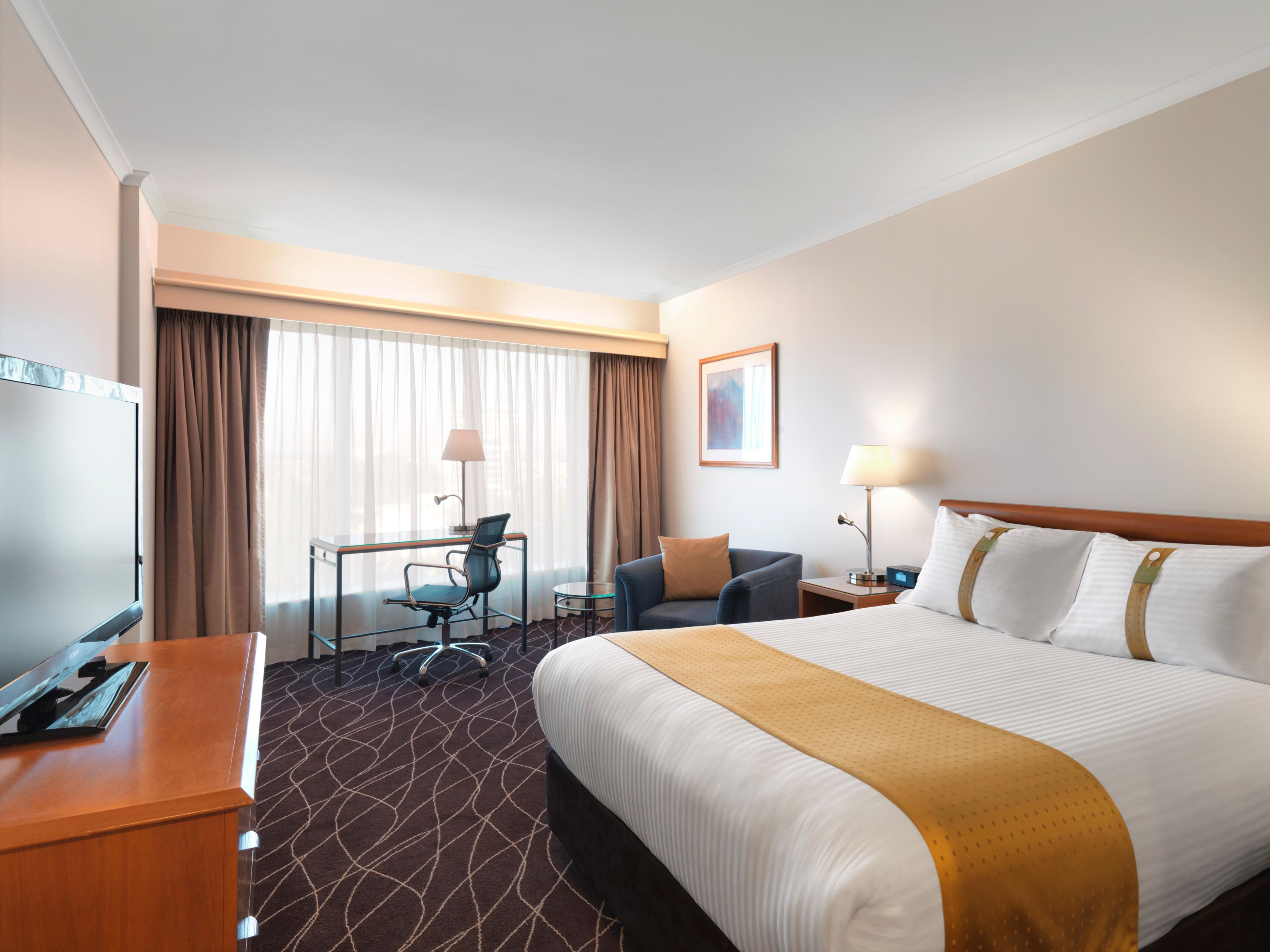 Habitación con cama tamaño queen