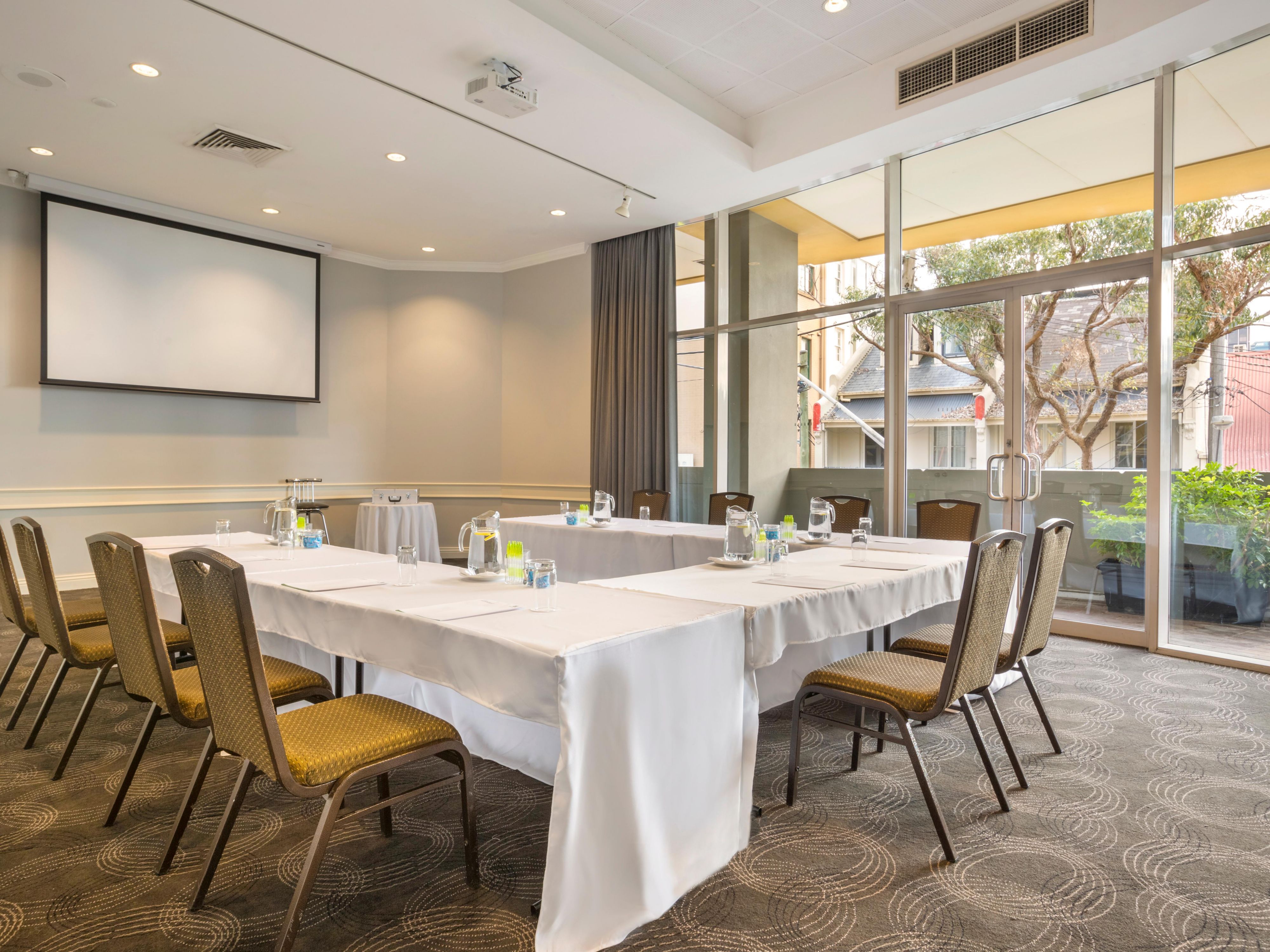 To assist our meeting planners moving forward, Holiday Inn has put together a handy guide to reflect the changes to our meeting and event experience, based on the latest government regulations. Contact us directly on +61 2 9368 4000 or download our Covid safe handy guide.