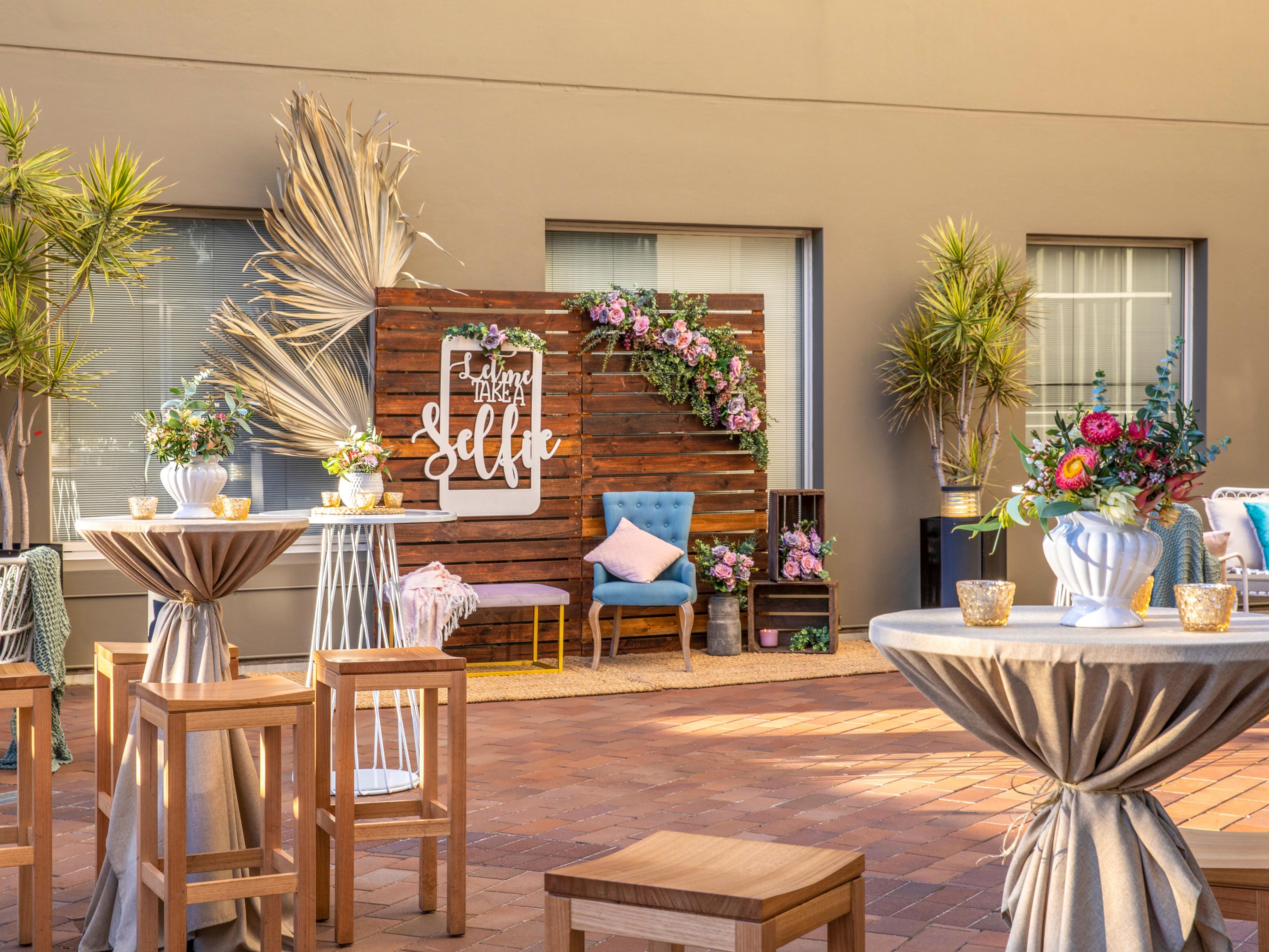 We actively support groups and meetings organisers to address the needs of each group. With 2 outdoor terraces, we cater to all event types. We have Sydney’s largest inner-city terrace. With views of our picturesque local neighbourhood and out towards the city, this space can be exclusively hired.