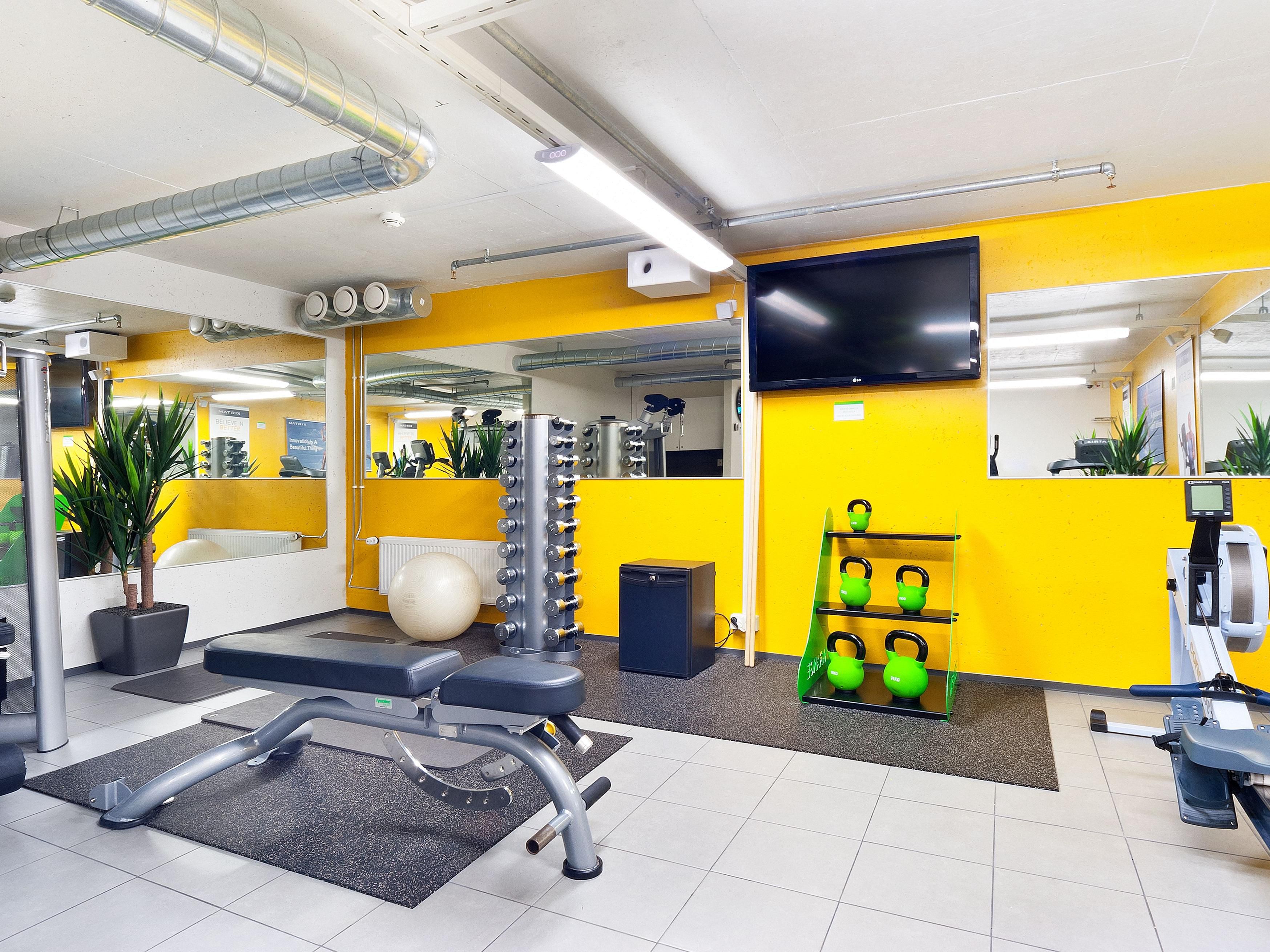 Holiday Inn Tampere - Central Station offers hotel guests free use of the sauna and the gym. Saunas are open daily from 4pm to 10pm and the gym is open 24 hours a day. Our gym has all the modern equipment.