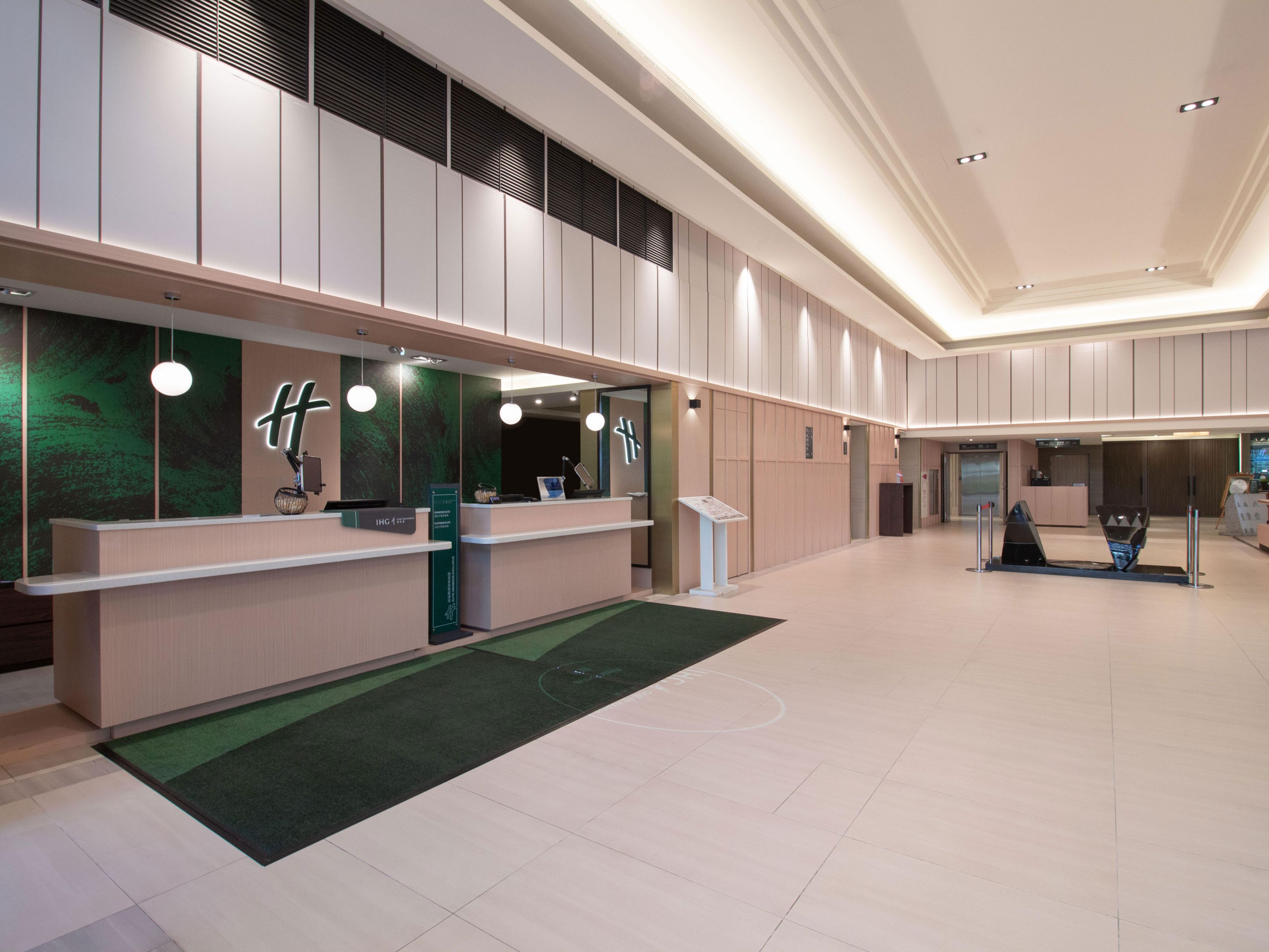From June 1 to August 31, 2025, enjoy complimentary welcome treats and drinks in the lobby daily from 2 PM to 5 PM.