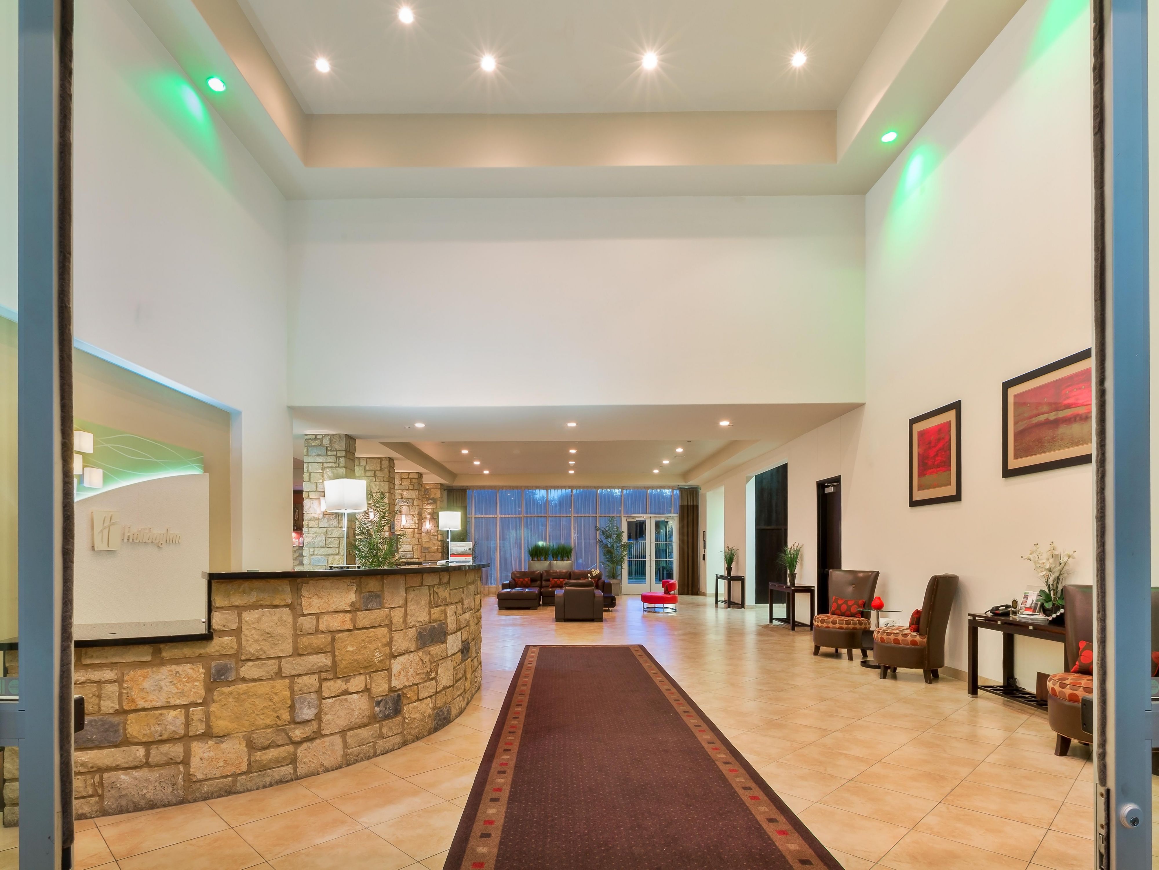 An elegant & welcoming entrance as you arrive.
