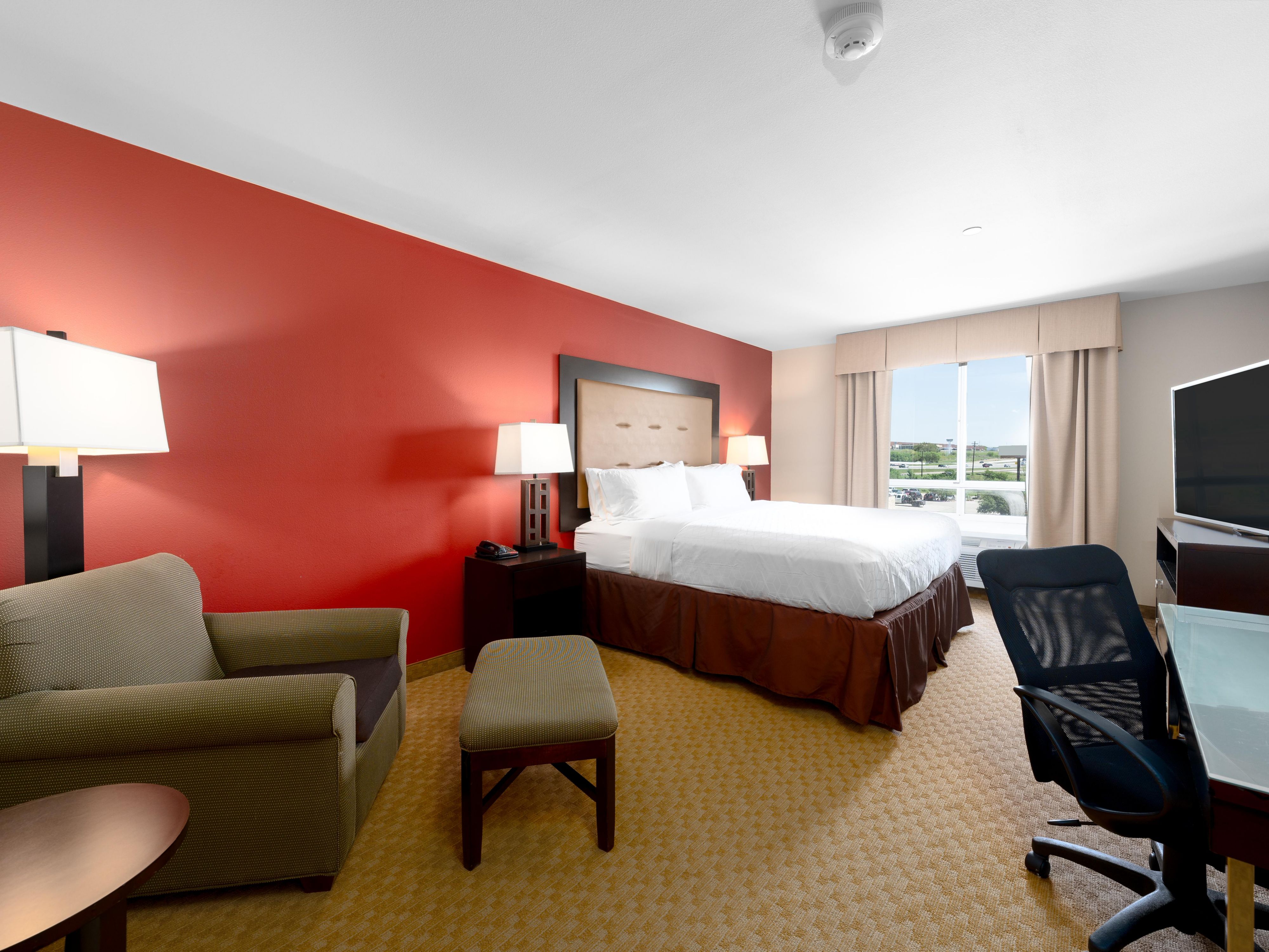 Single King Room - Scenery will consist of the HW or a Wooded Area