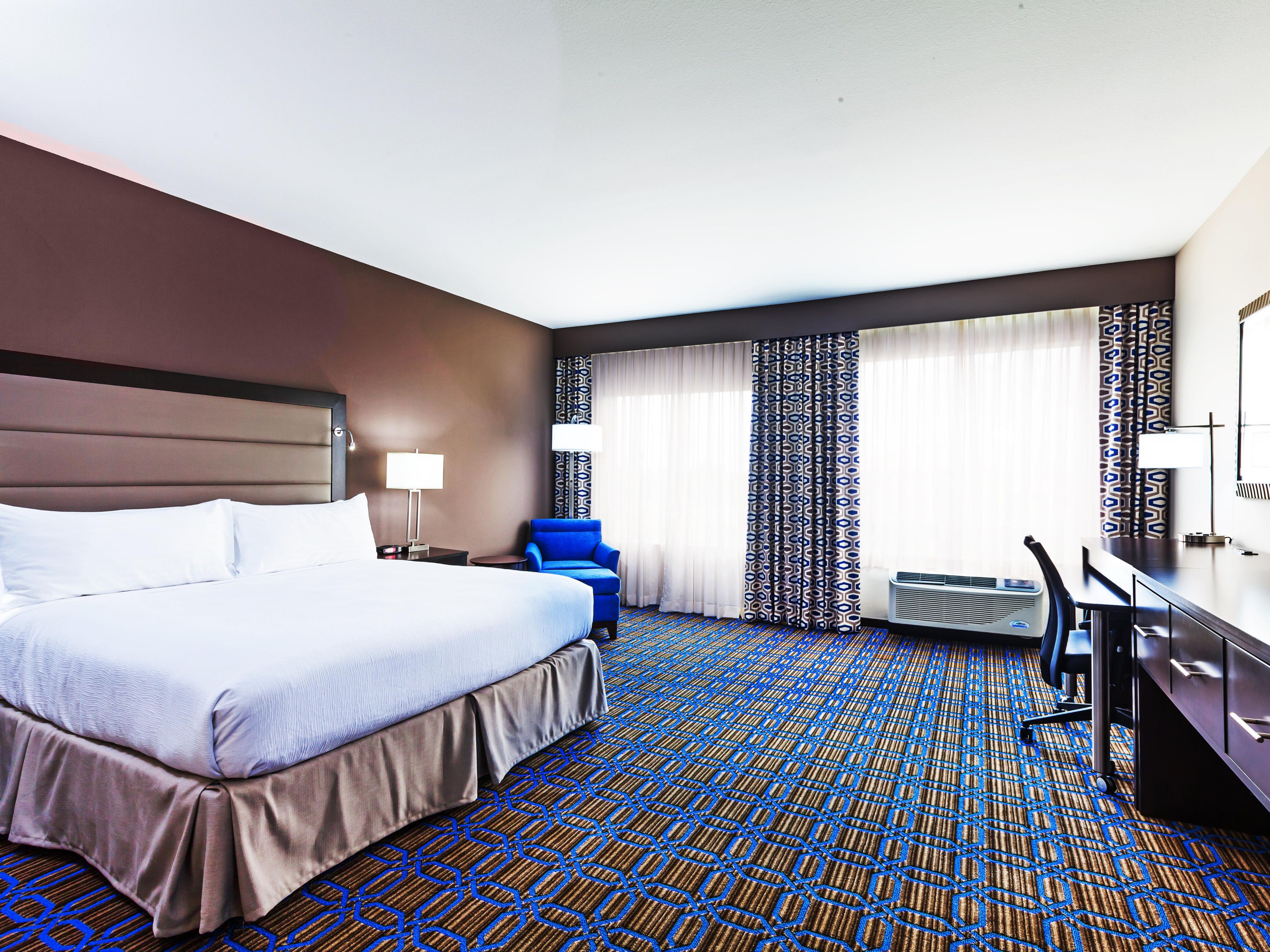 Holiday Inn Hotel Rooms