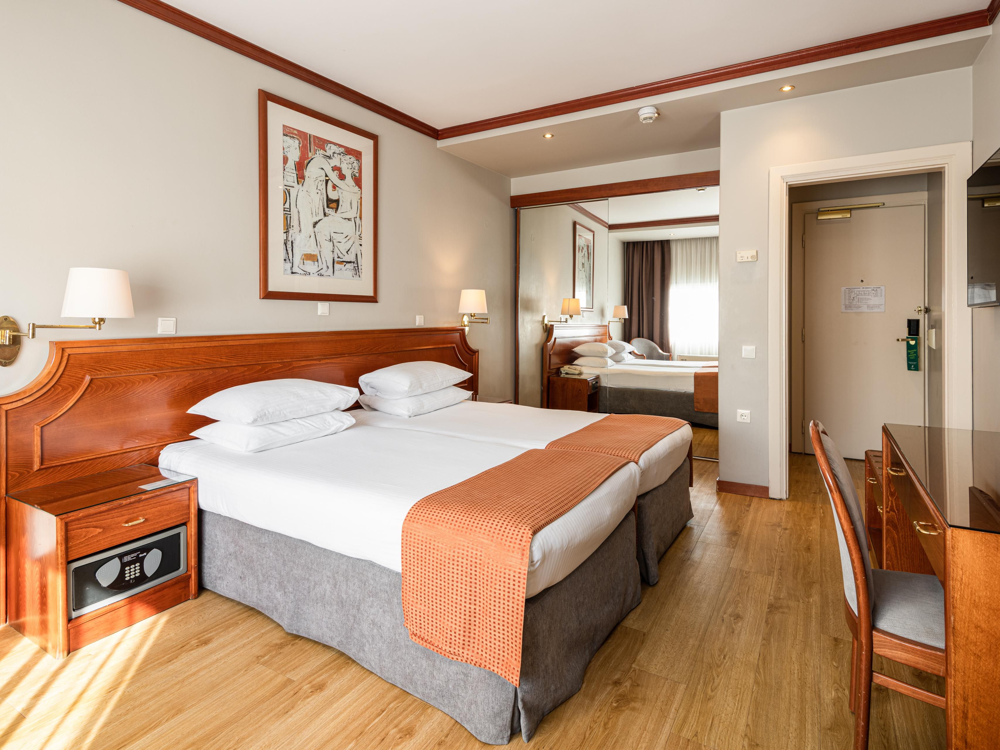 Standard twin room