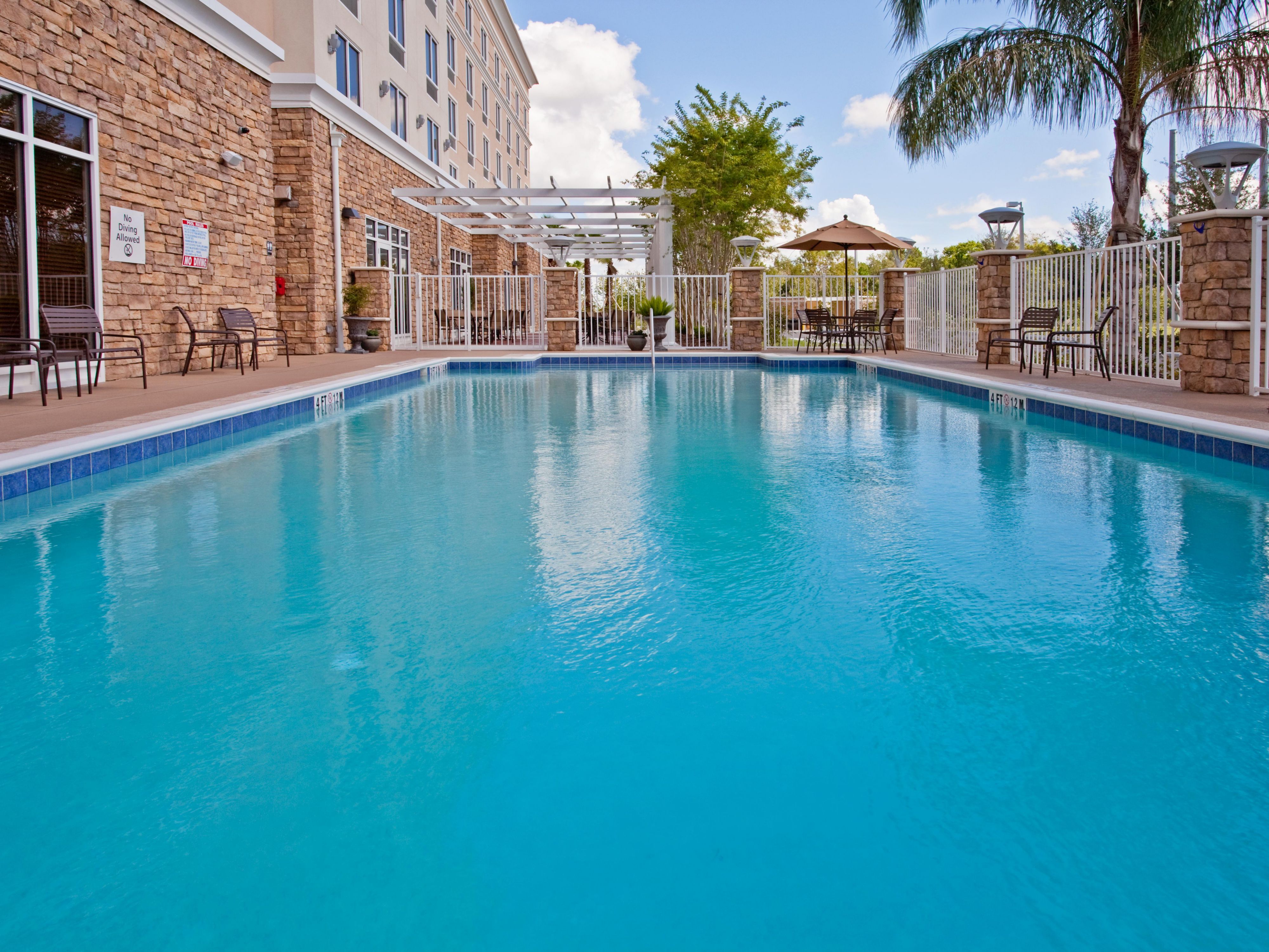 We have a beautiful outdoor swimming pool that is open year round. Hours of Operation 6am to 10pm daily. 