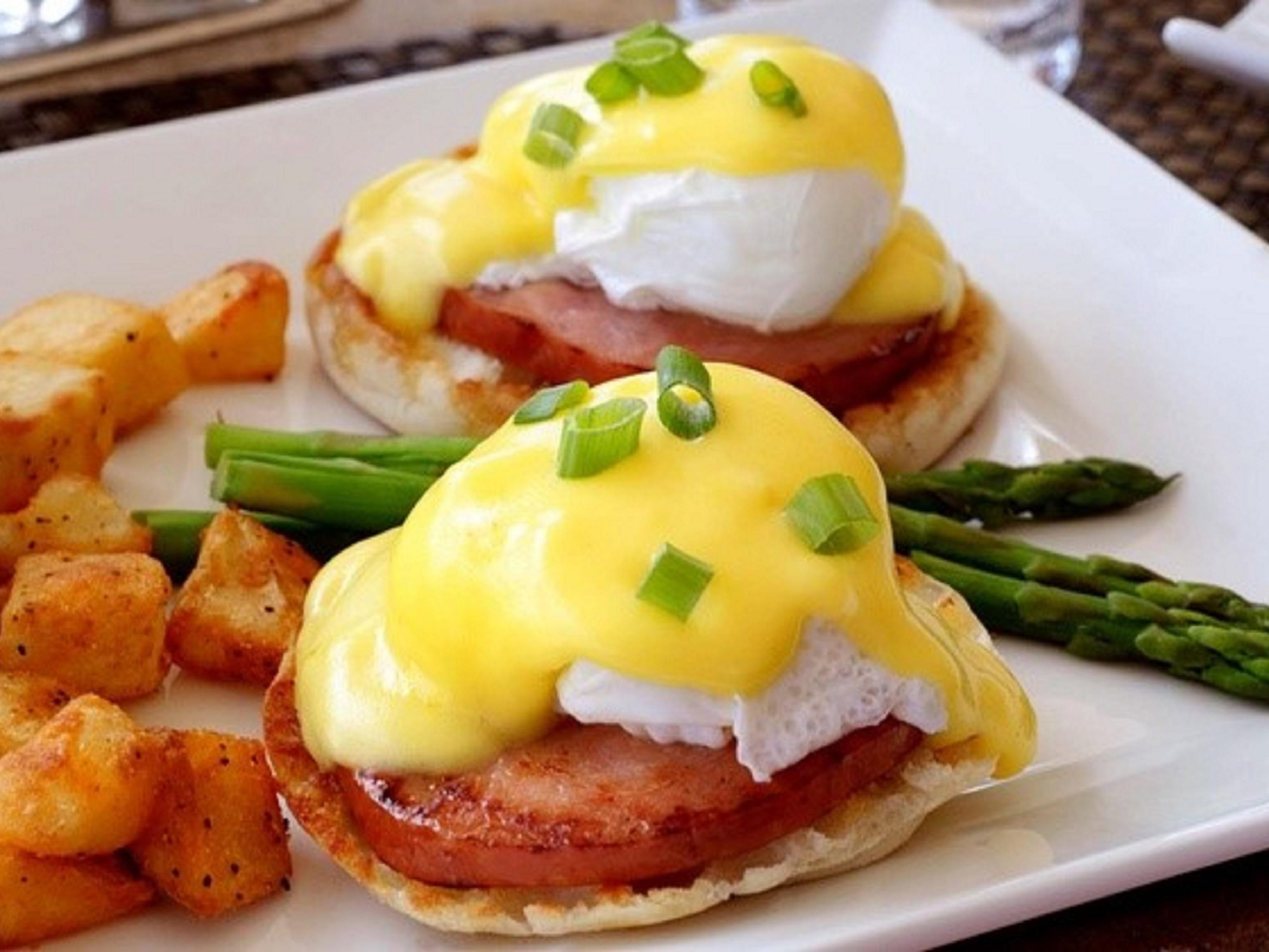Disfrute de nuestro galardonado menú de desayuno durante todo el día en Perkins Family Restaurant. Abierto para desayuno, almuerzo y cena. Todos los clientes que cenen en Perkins podrán beneficiarse de estacionamiento gratuito durante dos horas.