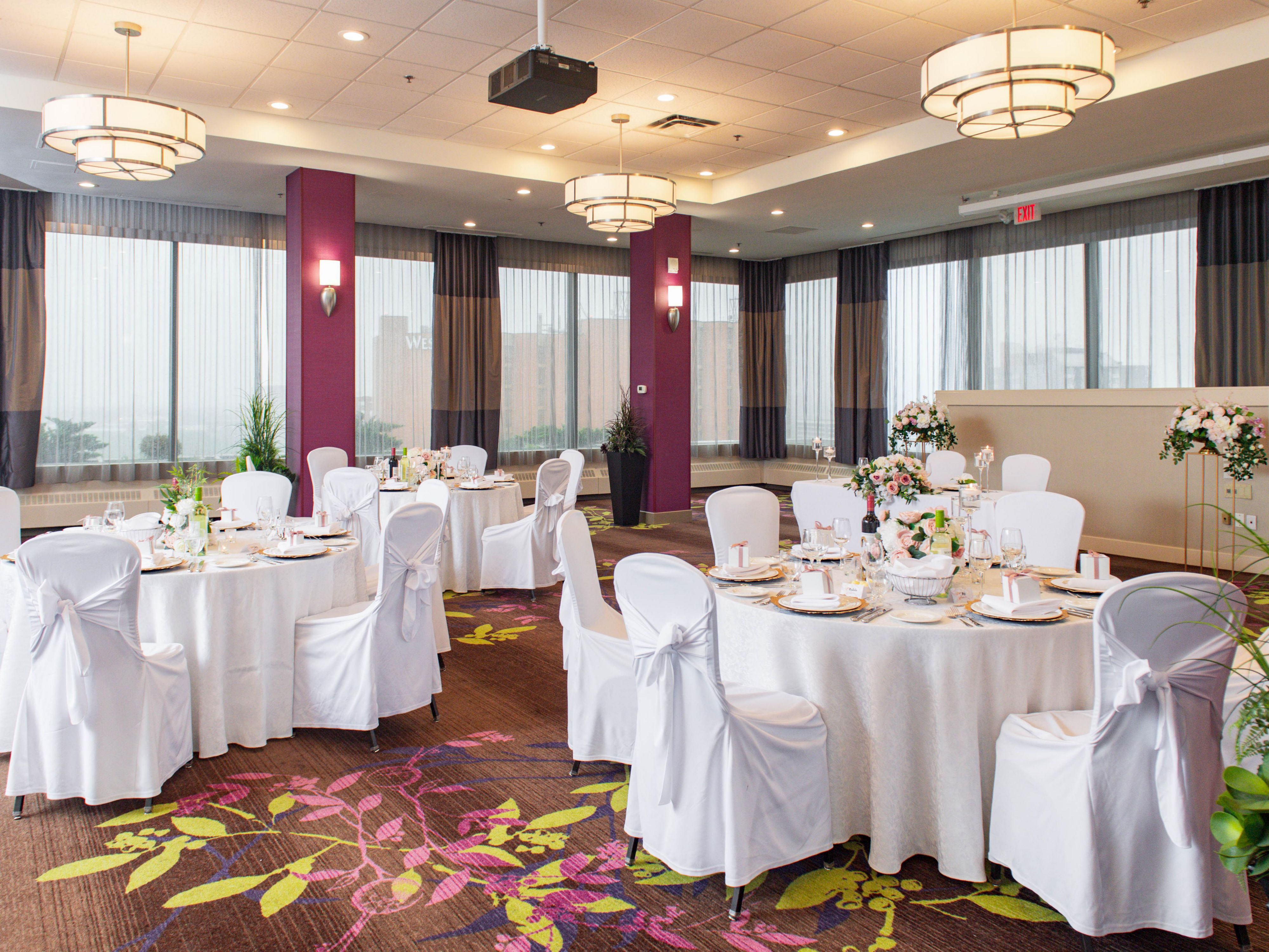 プール付きエアポートホテル | Holiday Inn Toronto