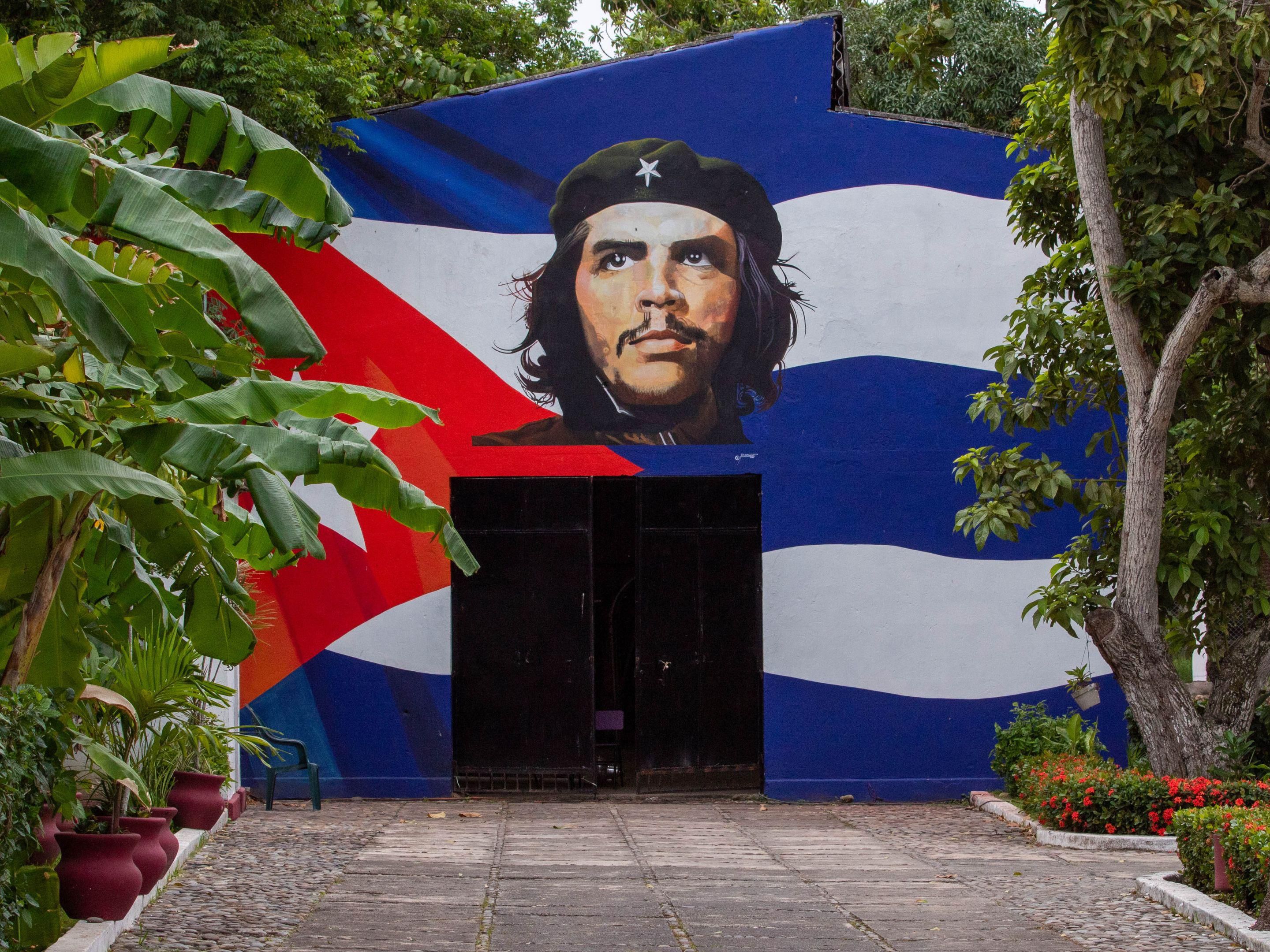 Explore the Mexico-Cuba Friendship Museum in Tuxpan, Veracruz. This fascinating museum celebrates the rich history and cultural ties between both countries, offering an enriching and unique experience.