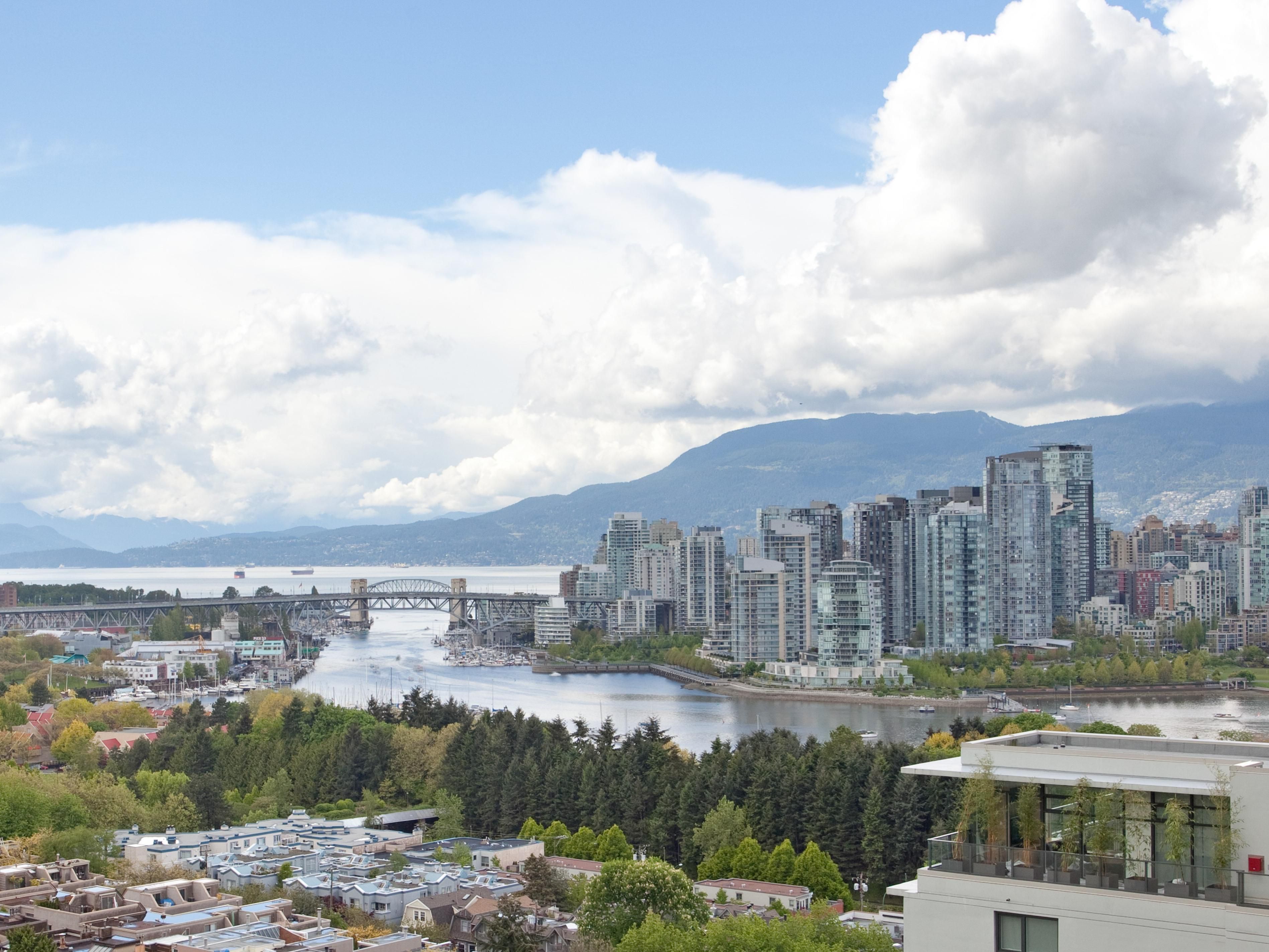 Known as one of the most beautiful cities anywhere, staying with us will show you exactly why. Views of the Burrard Inlet, Downtown Vancouver, and Coastal Mountains will have you wanting to stay a few more days. 
