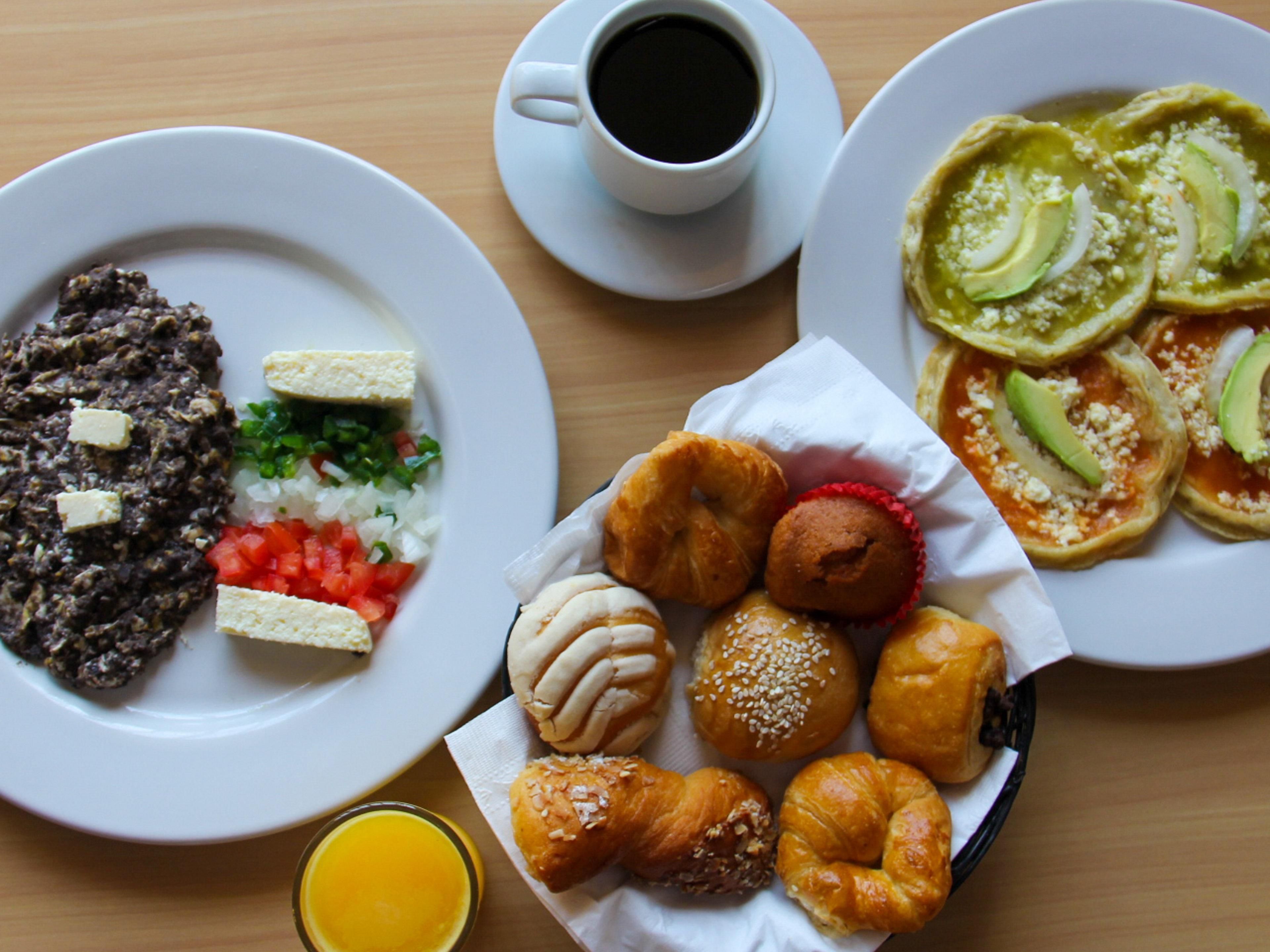 The best of Veracruz gastronomy can be found at Café San Francisco, starting the day with a typical breakfast is the best option.