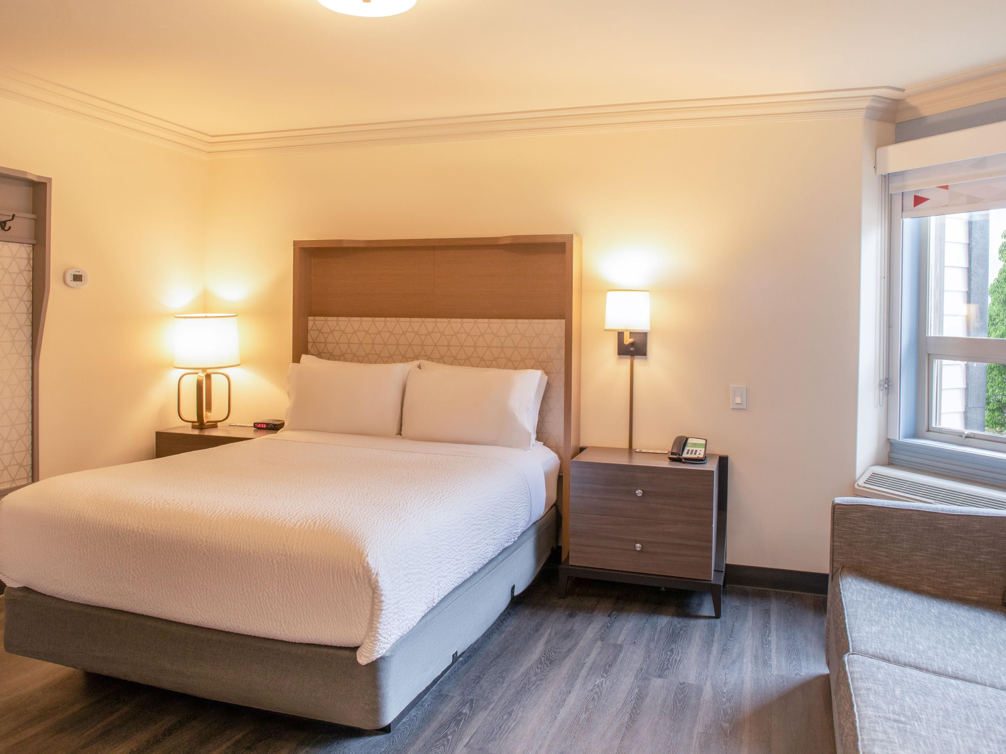 استقر في غرفة ضيوف مريحة بالقرب من بحيرة إلك.