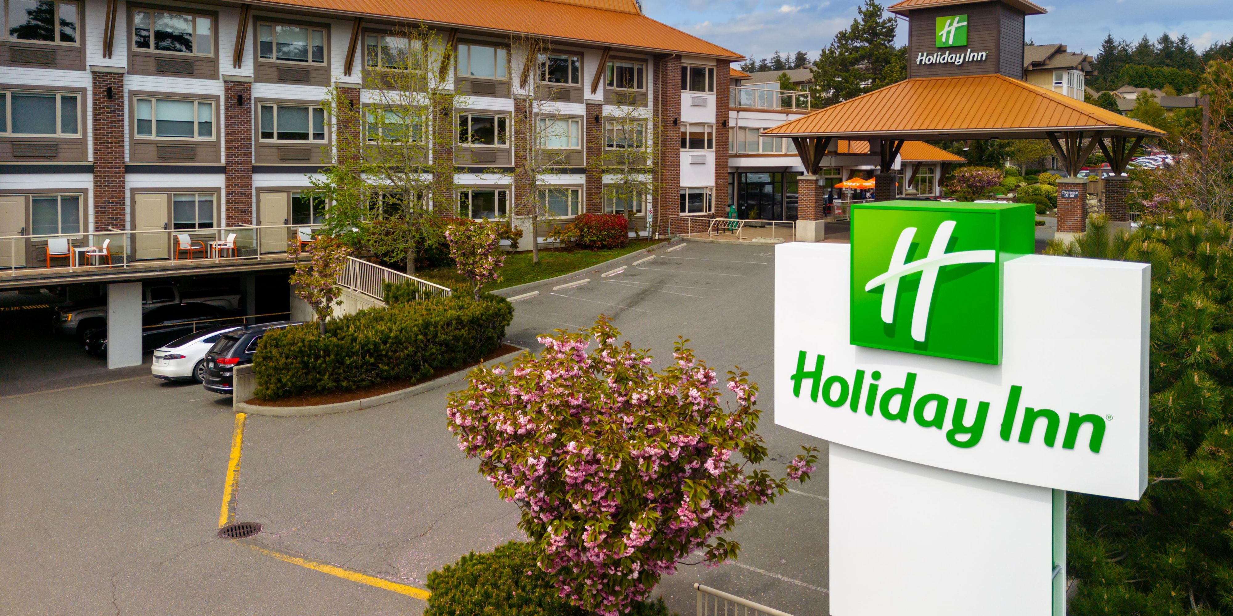 Holiday Inn Victoria Elk Lake