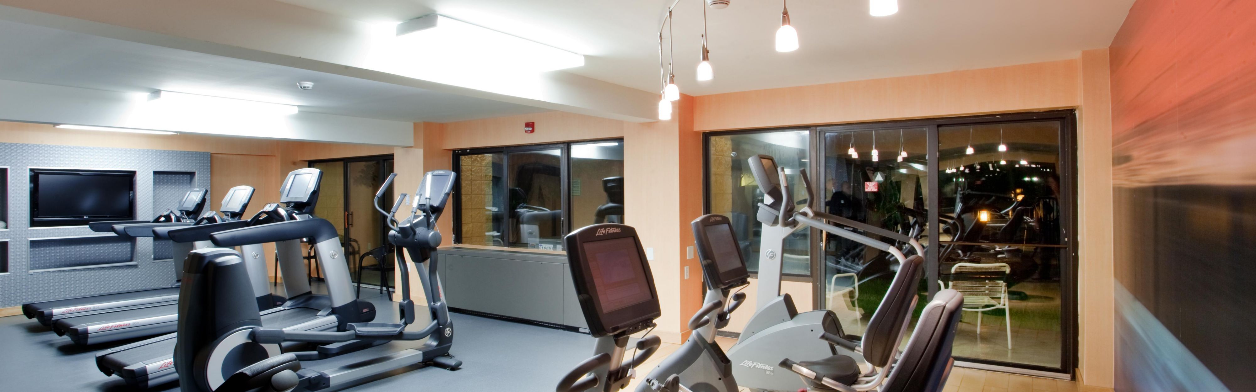 Holiday Inn Virginia Beach Norfolk Free Internet More