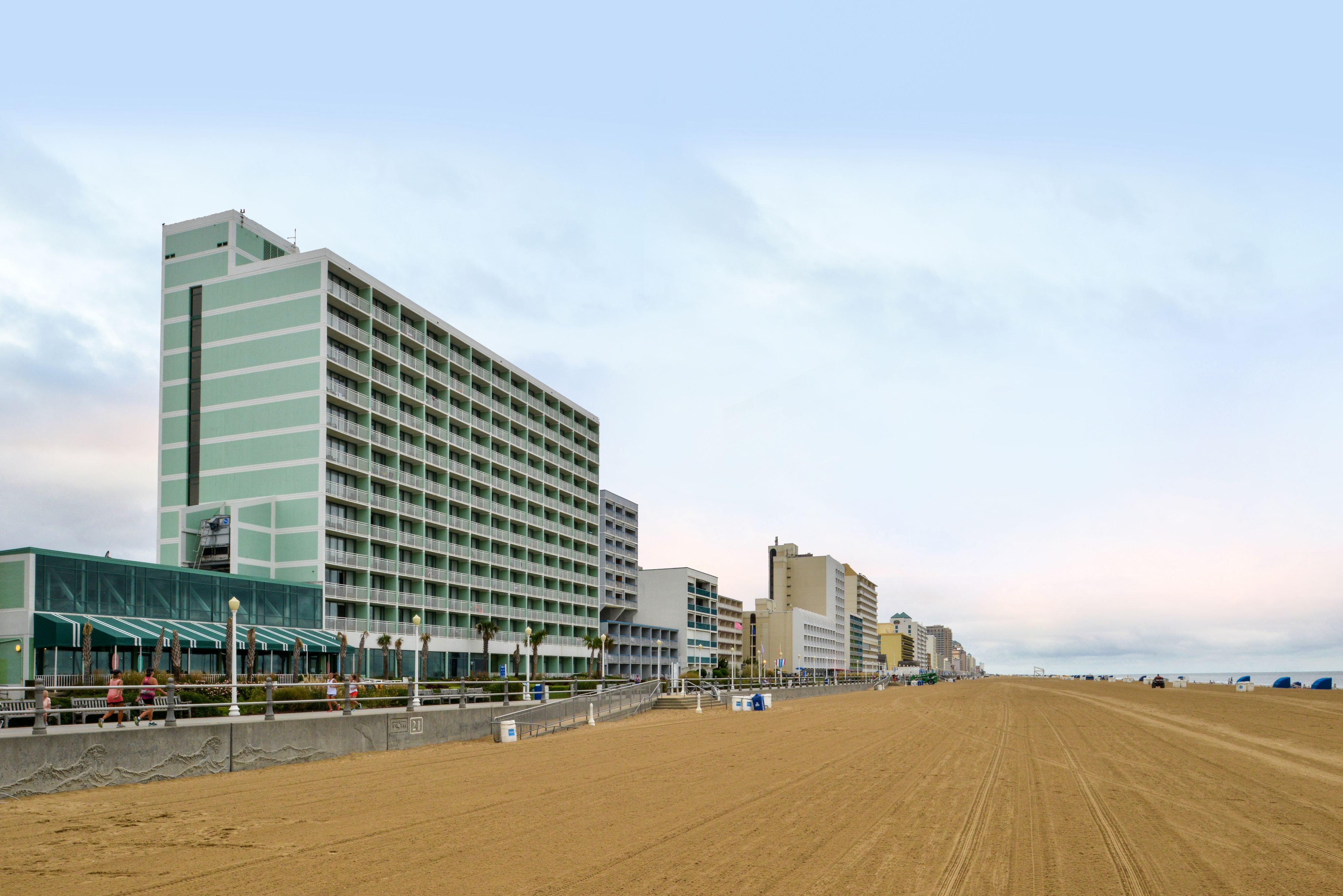 Oceanfront Hotels Virginia Beach Va Holiday Inn Va Beach Oceanside 21st St