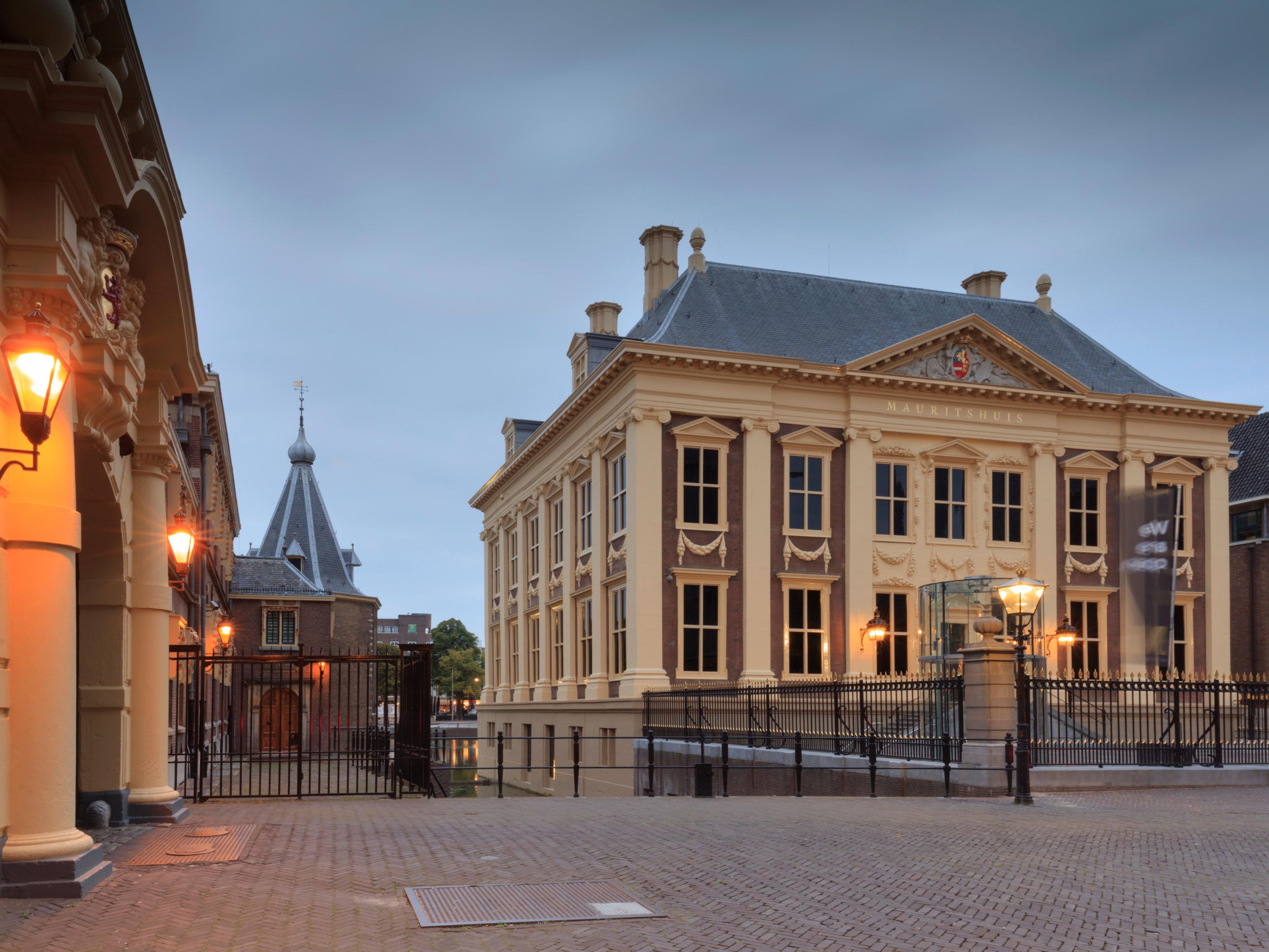 Explore beautiful Voorburg the Dutch way. Enjoy a route a long the Vliet or cycle a little further out and combine your day biking with a visit to our famous Scheveningen Beach. 