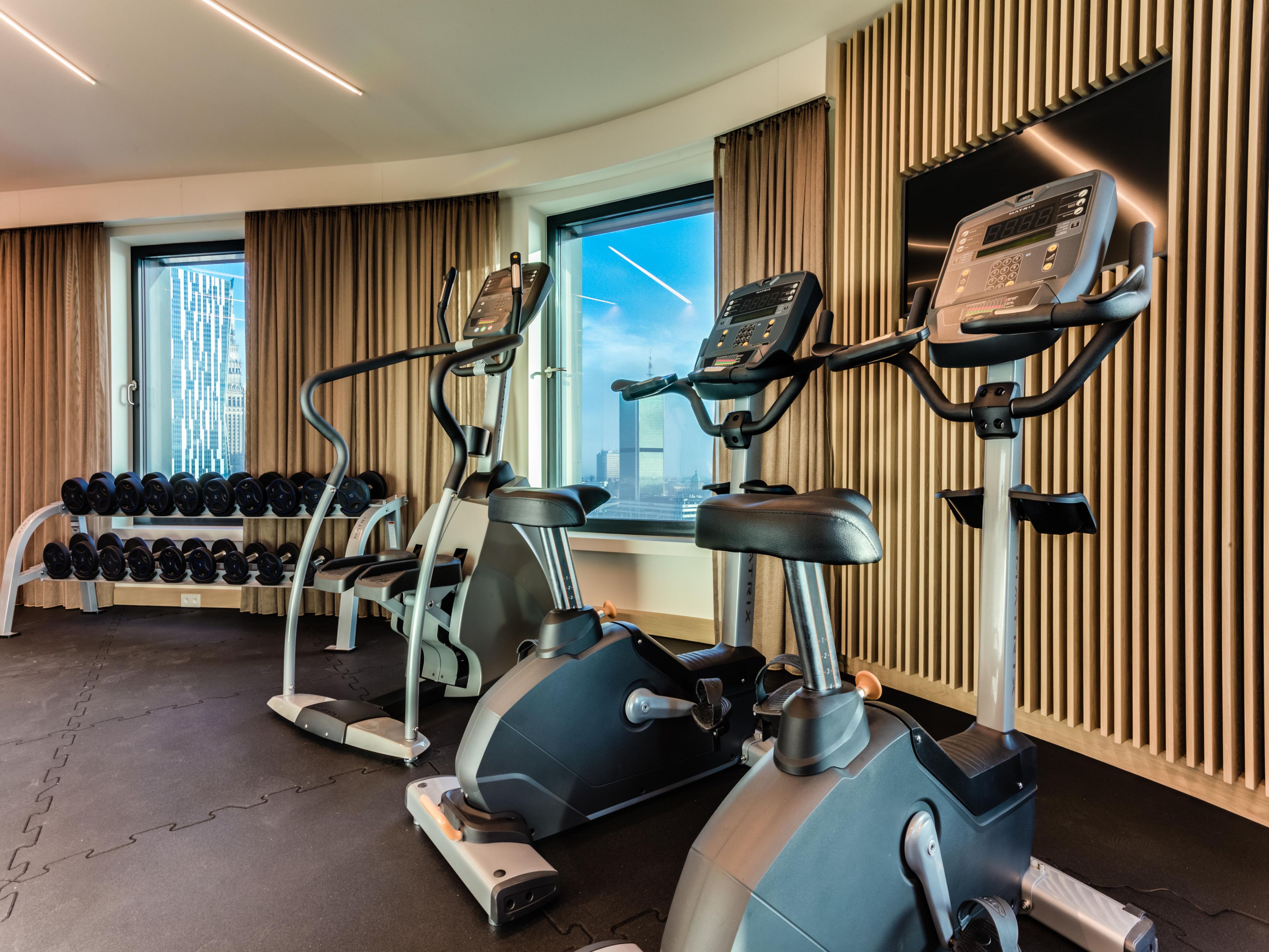 Are you planning to stay at the hotel with the Fitness Centre providing spectacular views? You are in the right place. In the Fitness Centre located on the top floor, you can take a step back after a busy day. Use the treadmill, oars or the free weights zone and enjoy the panoramic view of Warsaw.