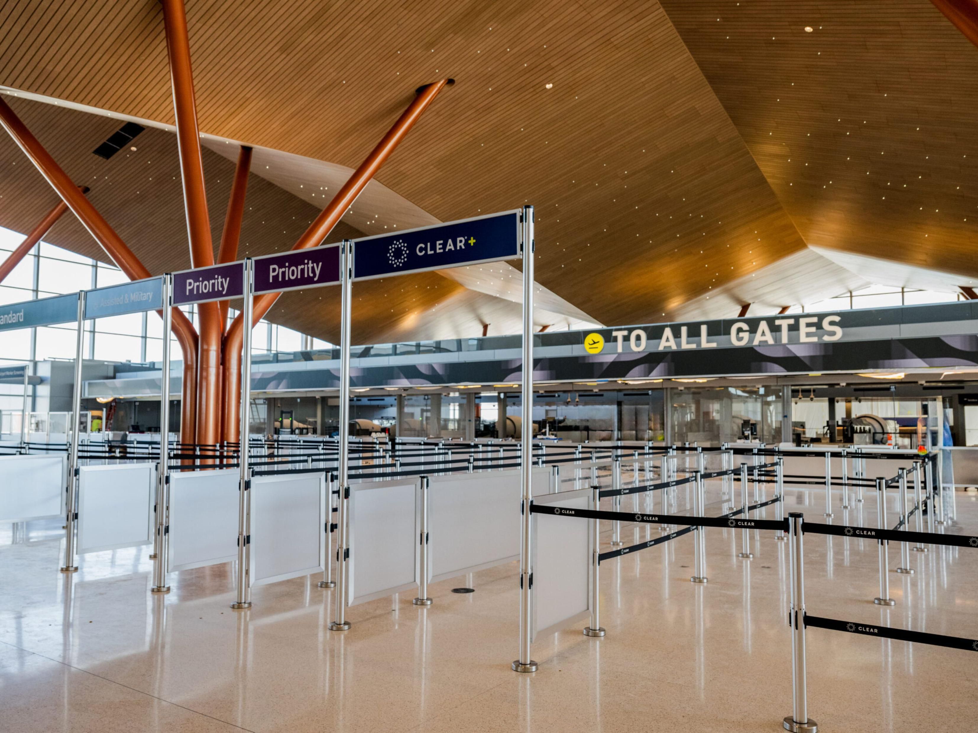 The Transformed Pittsburgh International Airport (PIT) redefines modern travel. When you land at the Pittsburgh Airport you are just a short 20 minute drive to the front door of the hotel. Yes, that is right only 20 minutes from door to door. Avoid all of the traffic when you come to Weirton WV and one of the closet hotels to the airport. 