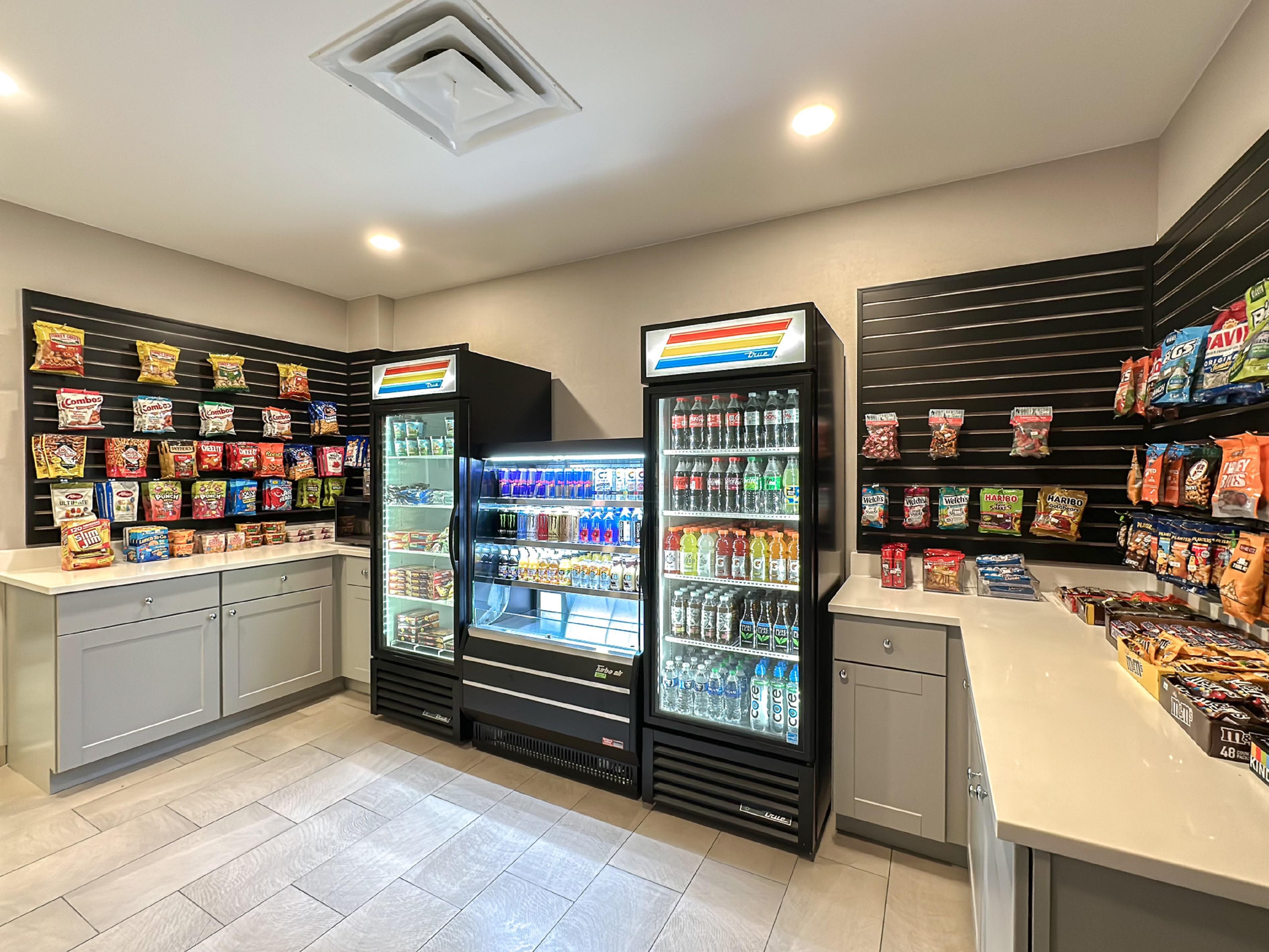 Our market offers a wide variety of delicious snacks, refreshing beverages, and convenience items to meet your needs.
Conveniently located in the lobby, the market is easily accessible for guests, ensuring you can quickly grab what you need without any hassle. Whether you're staying at the hotel or passing by, stop by for a snack or cold drink. 