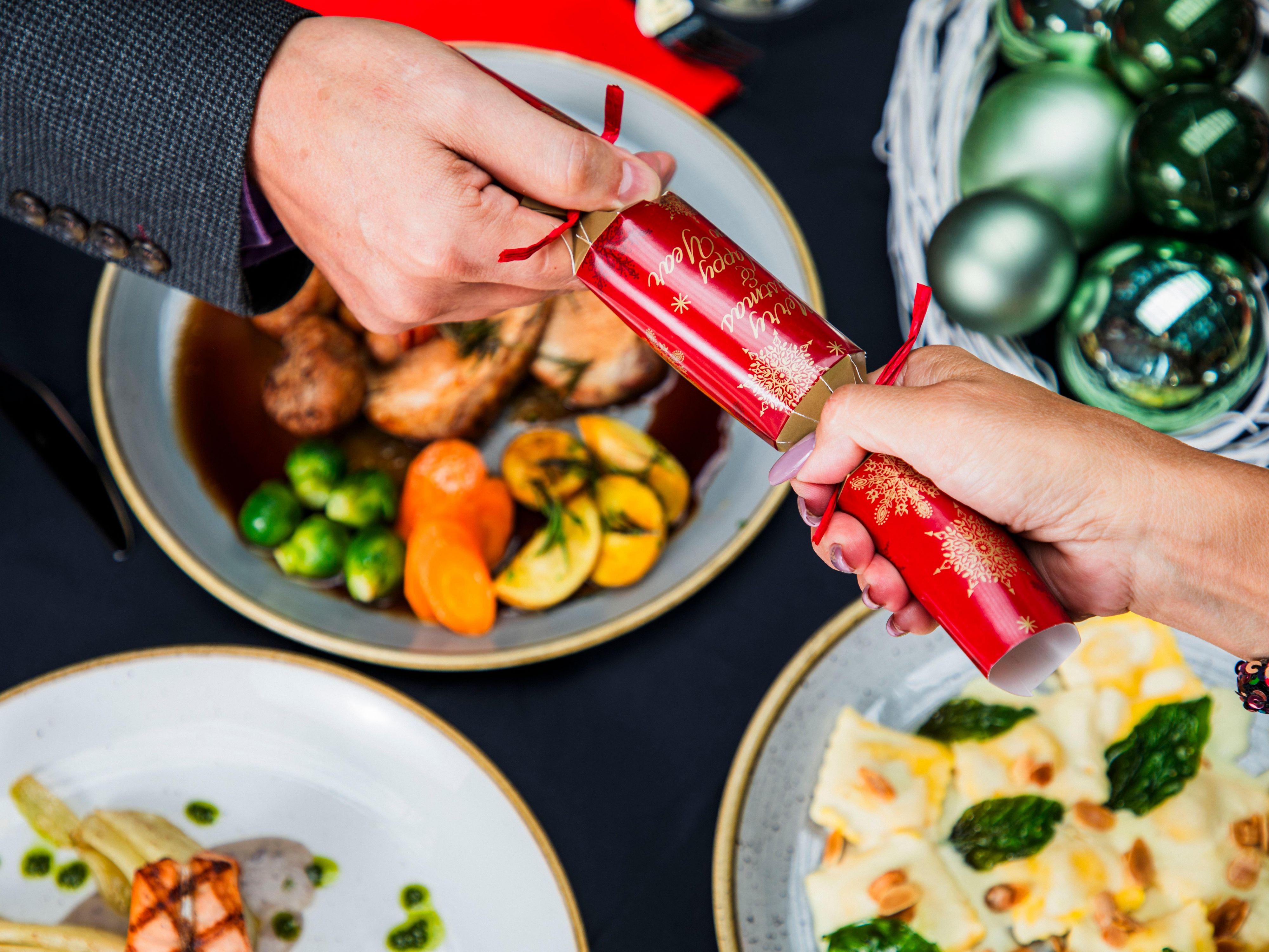 ホリデイ・イン ヒースロー でホリデーシーズンをお祝いしましょう。同僚やご友人、ご家族との集まりに最適な専用イベントスペースをご用意しています。ヒースロー空港近くの便利なロケーションにあるこのホテルは、IHG One Rewards Accessが簡単にできます。