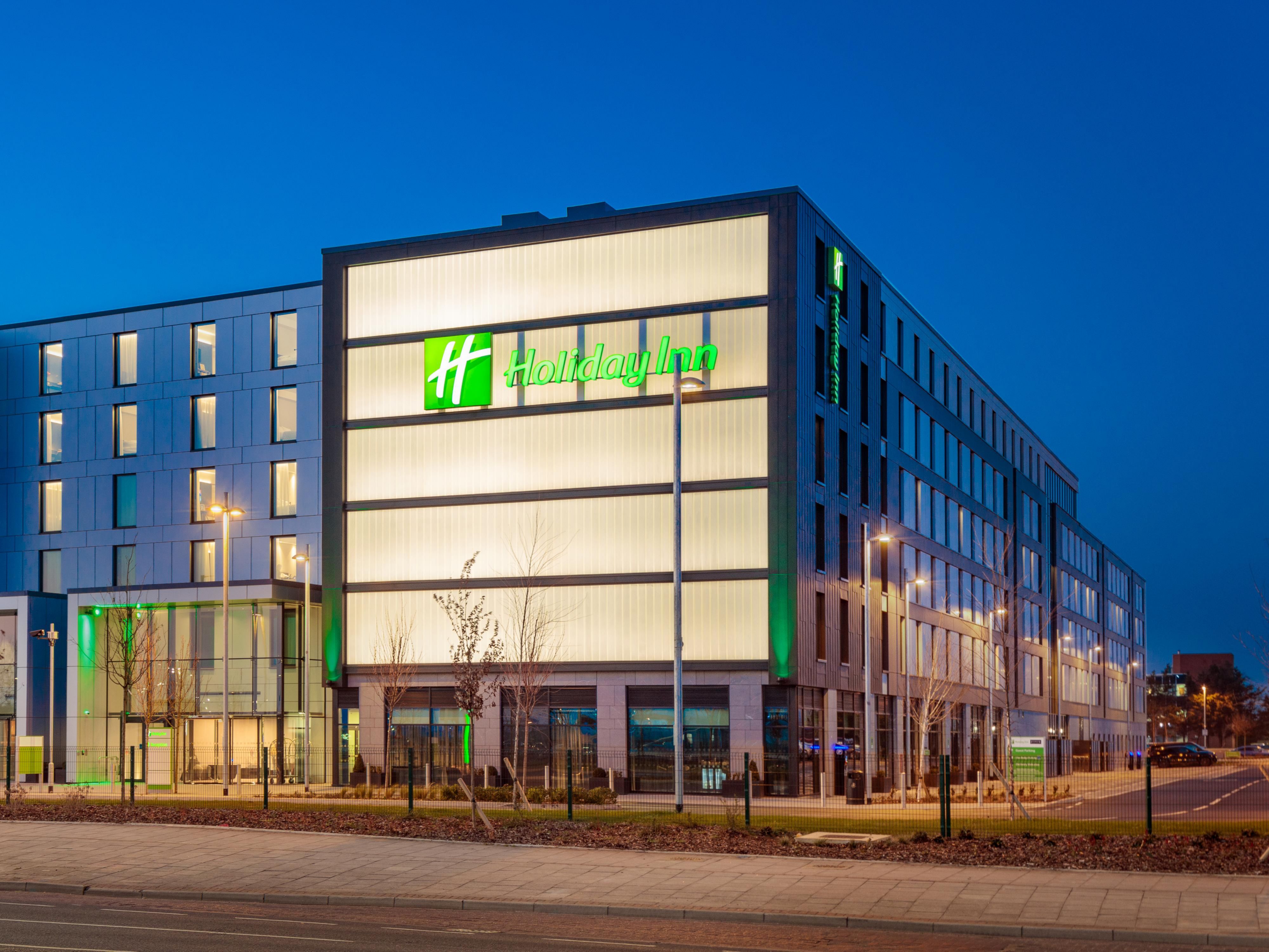 Heathrow Airport Hotels on Bath Road | Holiday Inn London - Heathrow ...