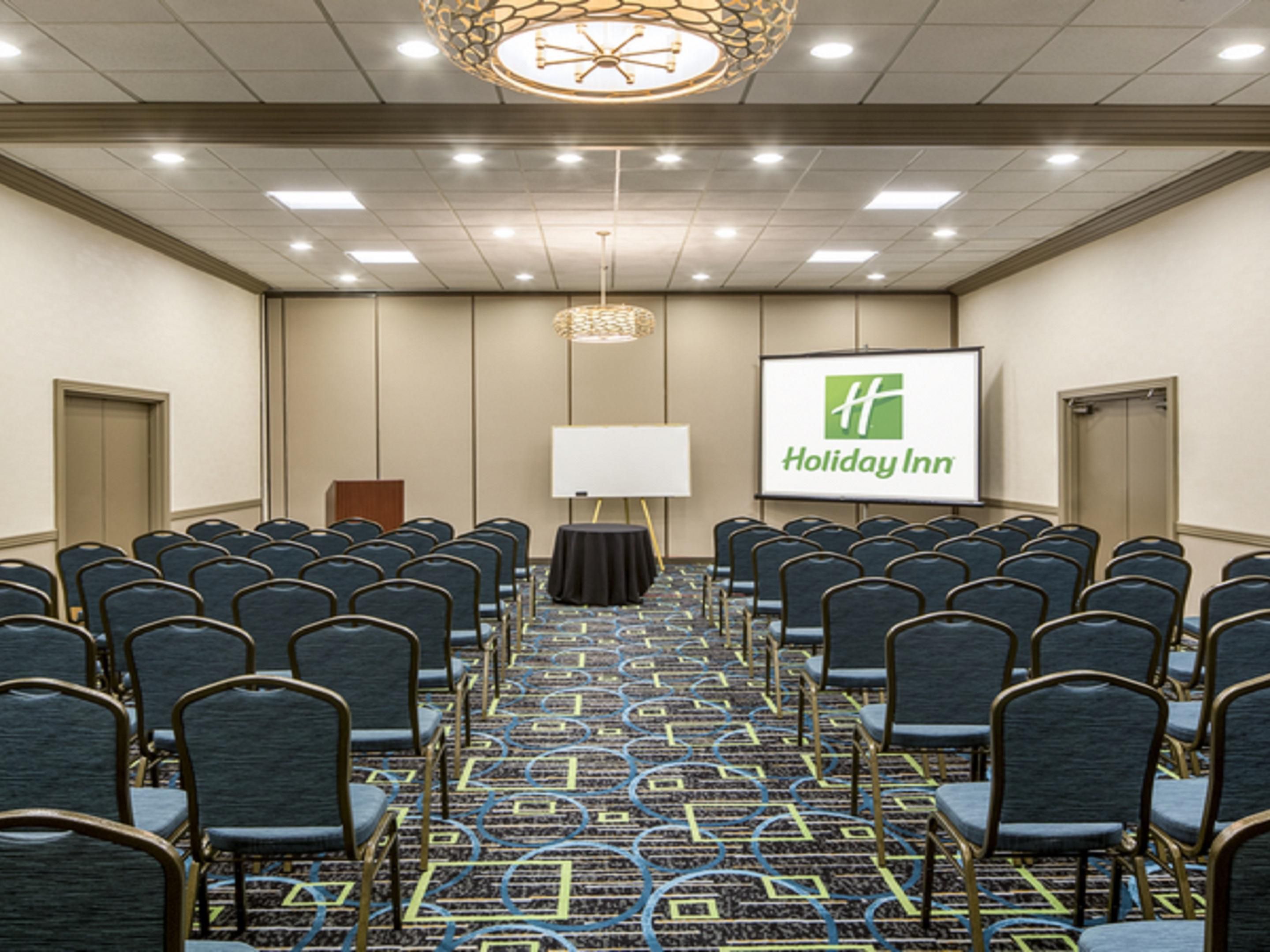 Host your next gathering in our flexible event venue in West Palm Beach, FL. Holiday Inn® Palm Beach-Airport Conf Ctr offers plenty of space, with over 7,000 square feet of total area and seven meeting rooms. Our largest room offers 2,288 square feet of versatile space. Let our team assist you with top-notch planning services and catering.