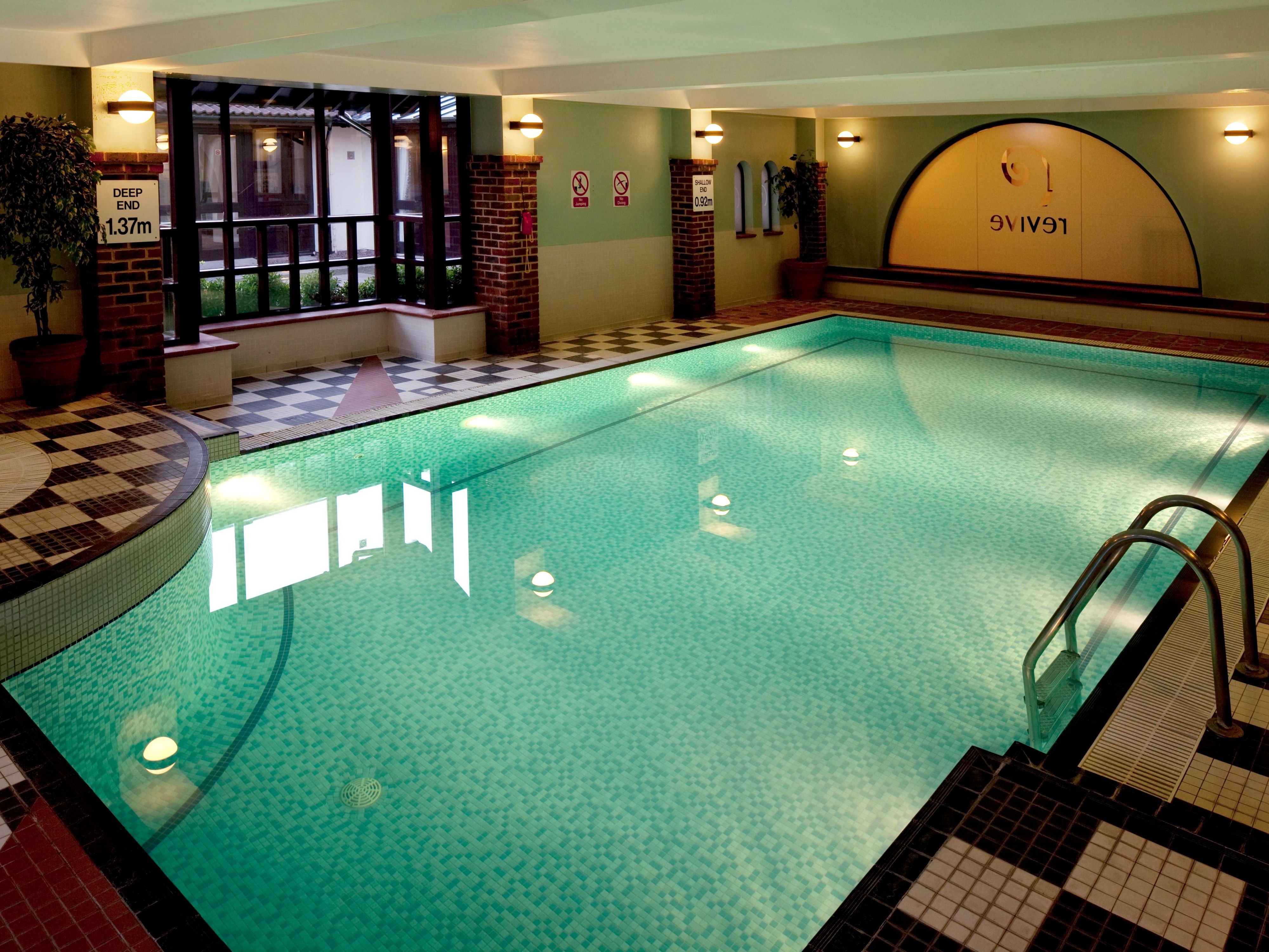 At You Fit Bromsgrove, you're invited to take advantage of: a fully-equipped gym, an indoor heated pool, Beleza Spa, luxurious beauty treatments, sauna and steam room.