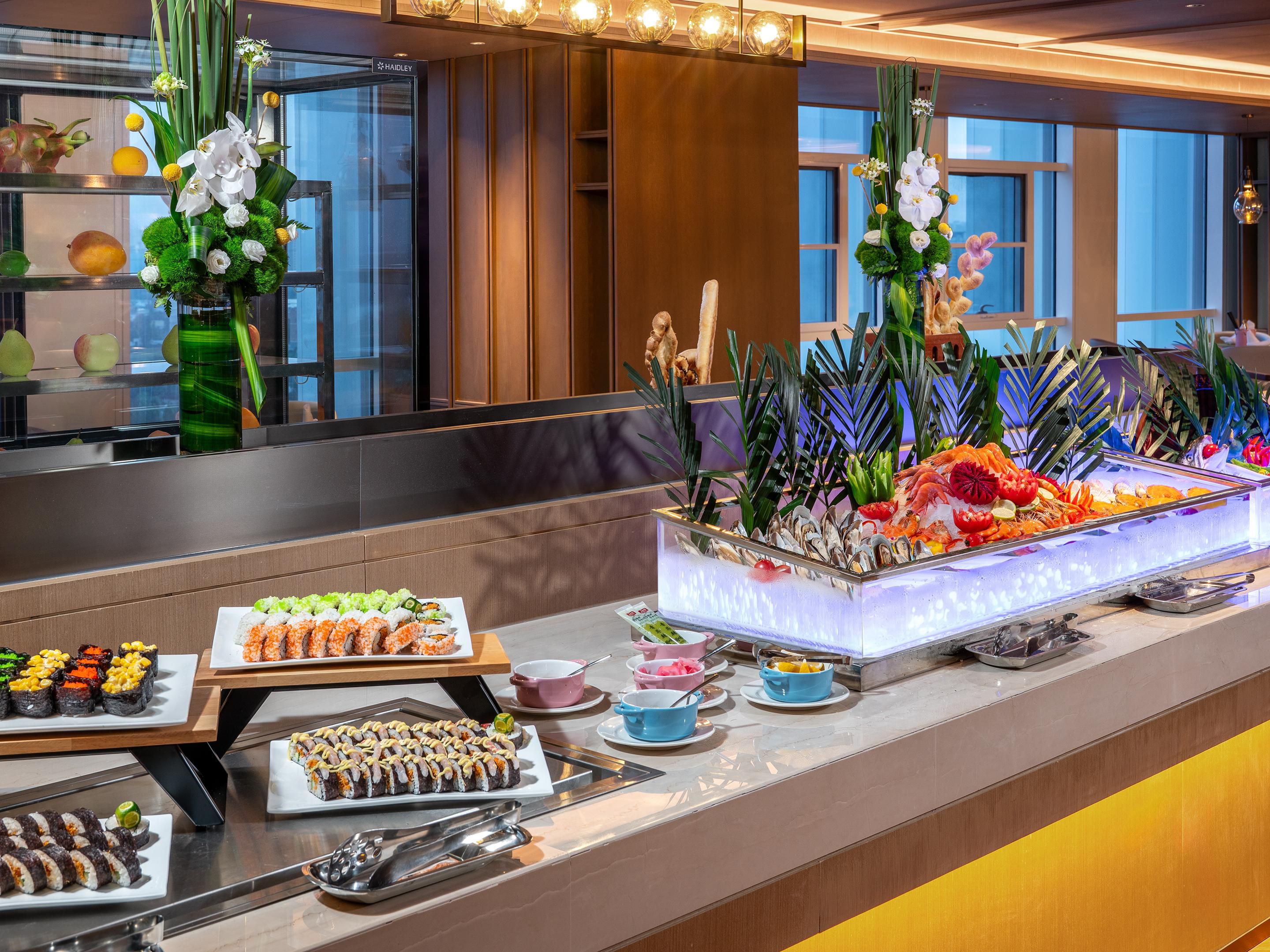 All Day Dining restaurant serves a lavish seafood buffet.