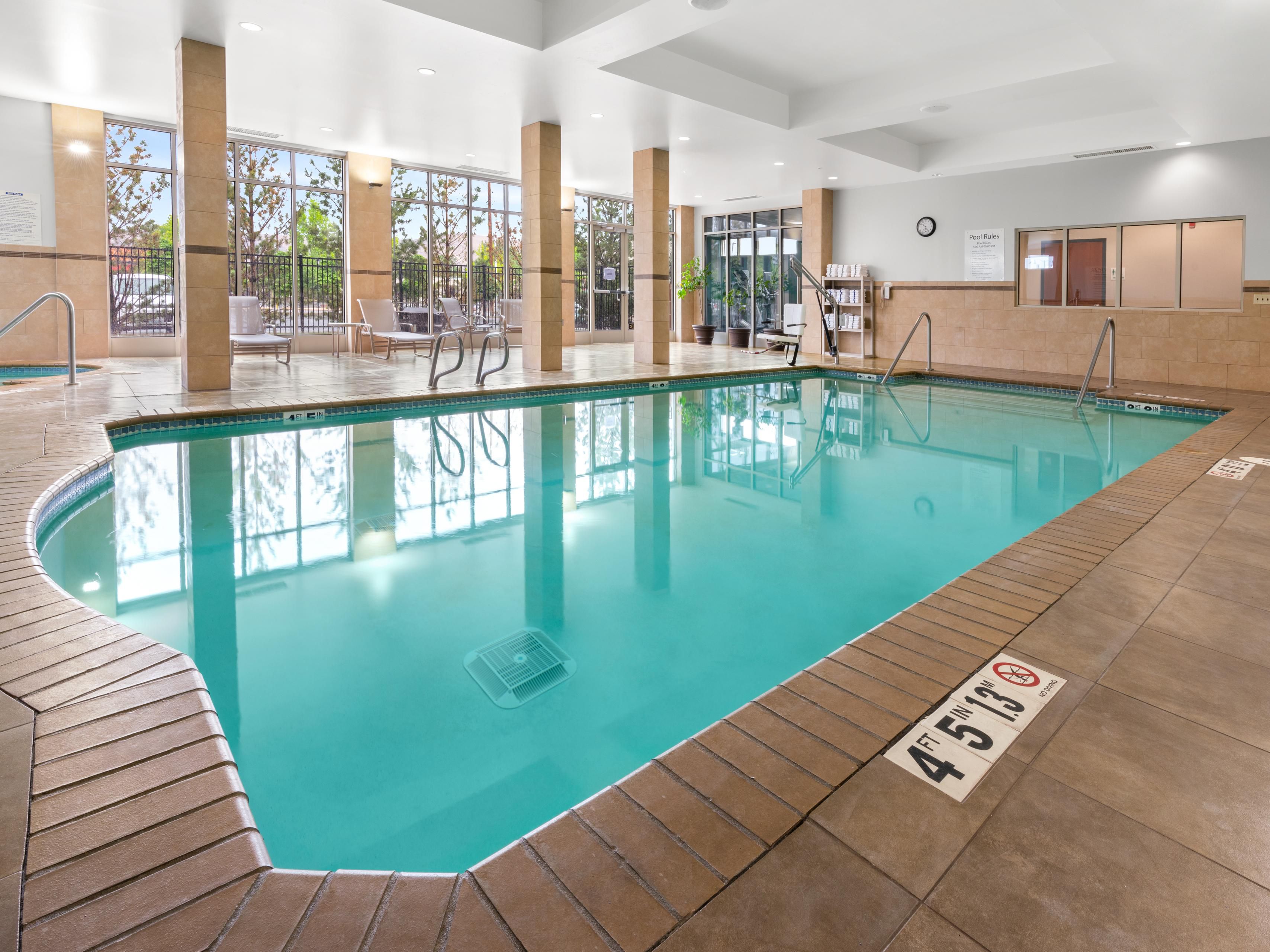 Take time to unwind in our heated indoor pool and inviting Jacuzzi. It’s the perfect spot to refresh after a busy day of meetings, sightseeing, or travel through the Yakima Valley.