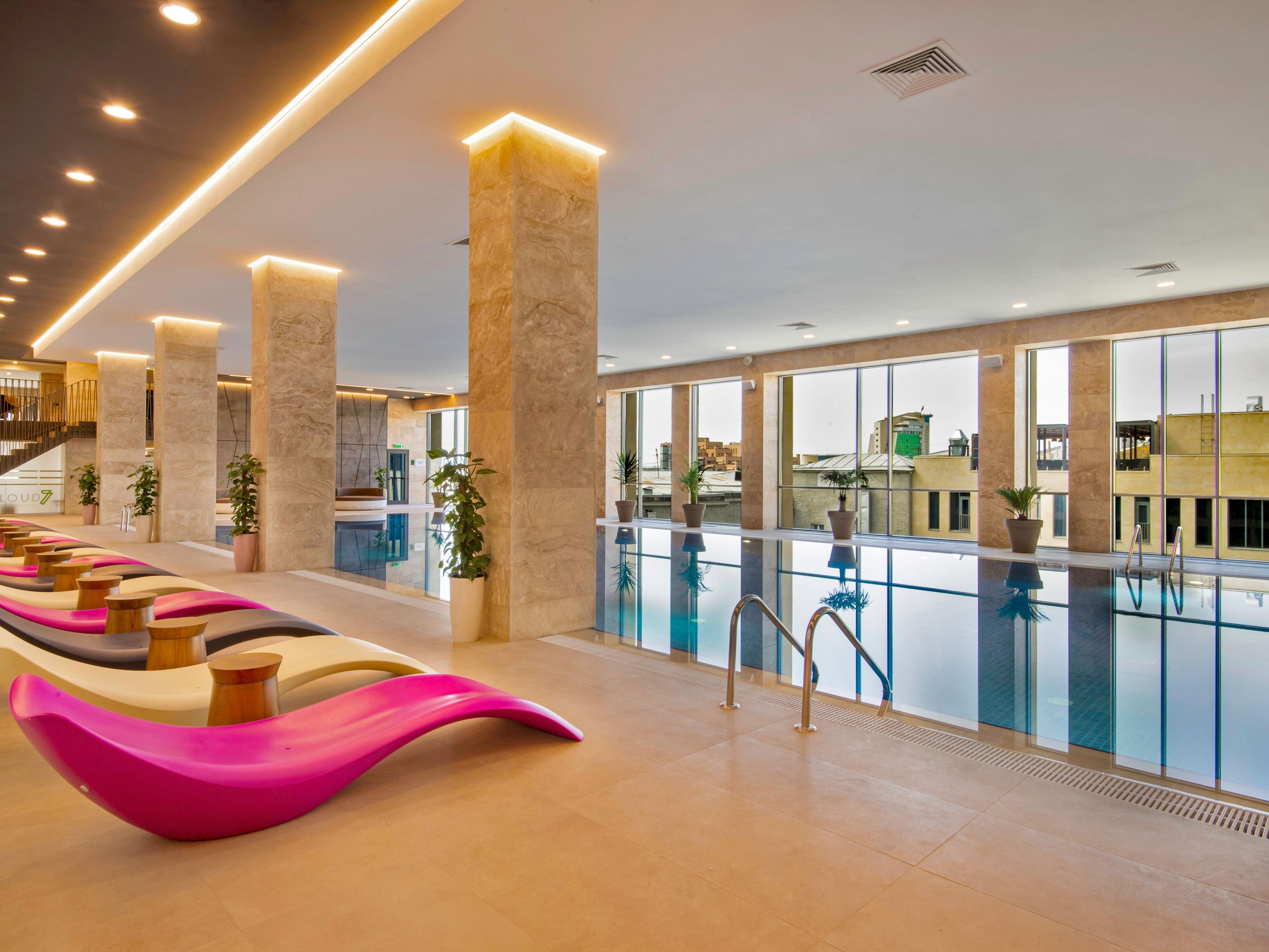 Discover our extensive recreation facilities in the "Cloud 7" Wellness and Fitness Hub. Located on the seventh floor, the “Cloud 7” SPA & Fitness area is almost 1,500 square metres and has a 25-metre pool, massage rooms, beauty treatments, a wide array of fitness equipment along with a whirlpool spa, sauna, hammam, and a salt room.