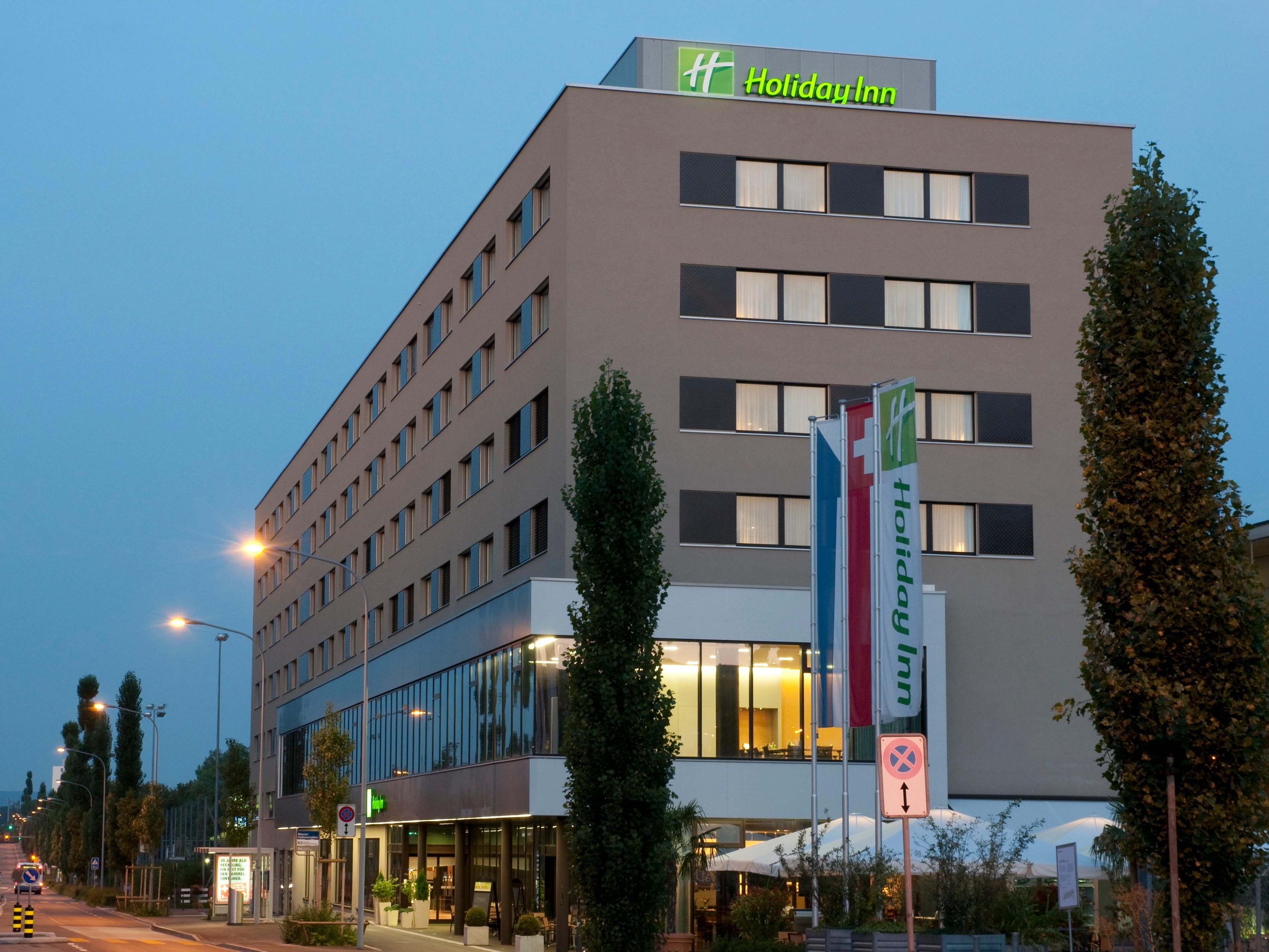 In our inside parking are 100 parking spaces available for you.

Price details

Hotel guests  24.00 CHF per day
External visitors  5.00 CHF per hour
