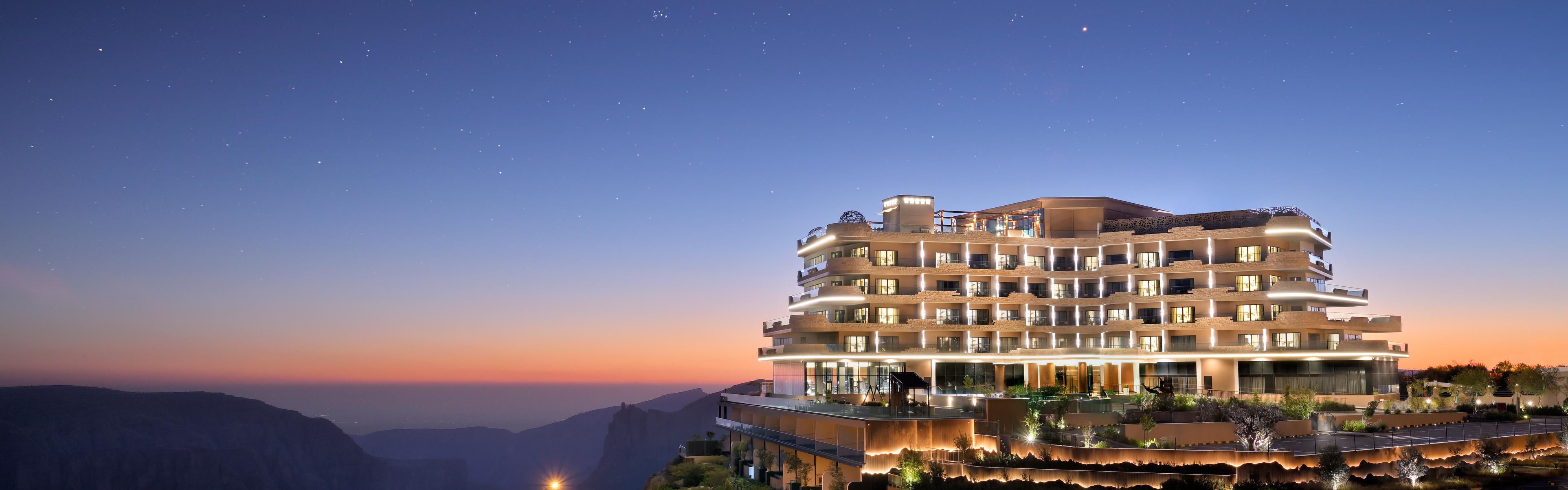 $ hotelInfo.mediaDetails.welcomePhotos.primaryPhoto.caption}