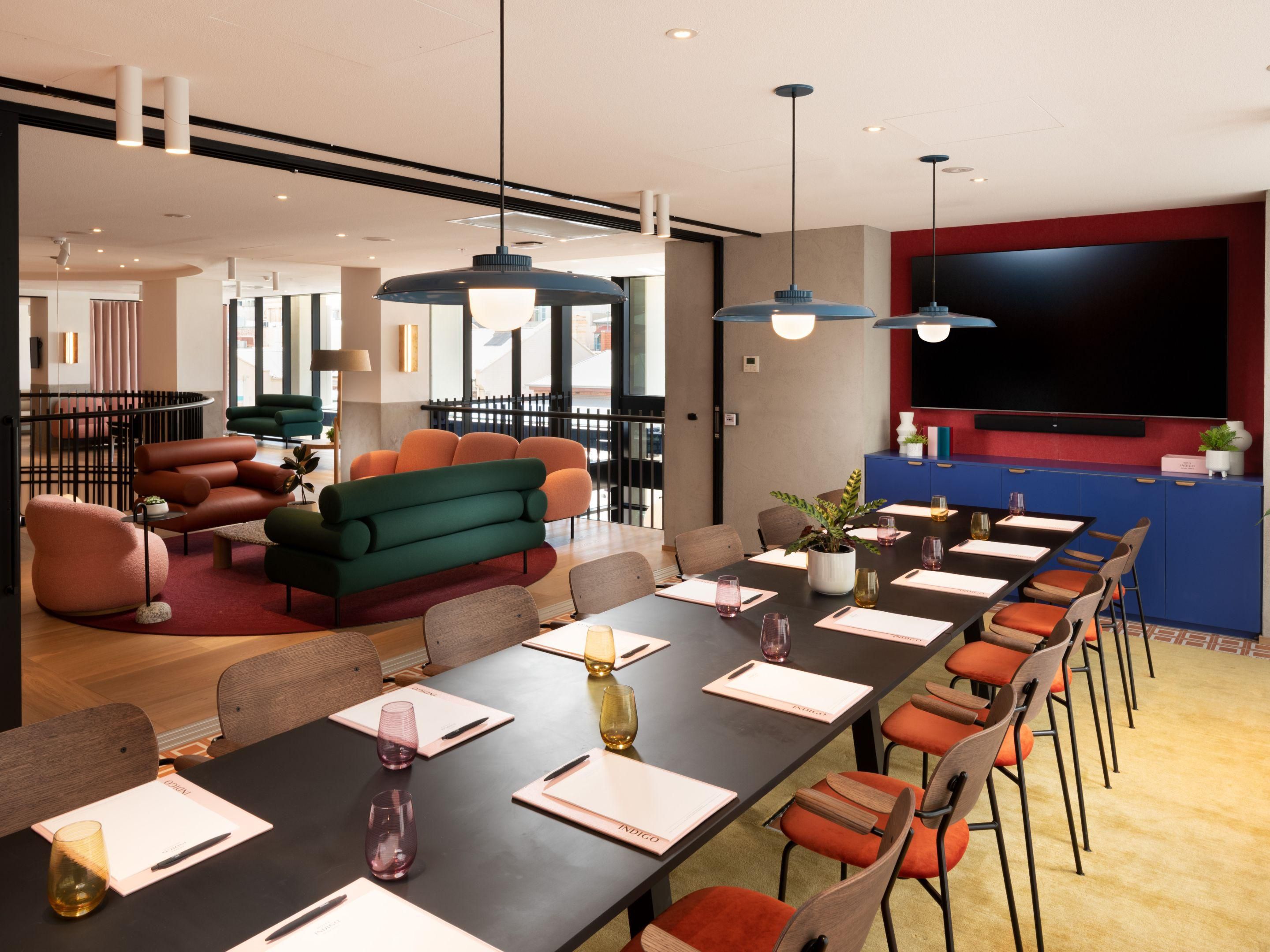 Whether it’s a networking event or a rooftop reception, standout professionalism and authenticity shine through. Innovative spaces with modern flair create the perfect backdrop for everything from small corporate meetings to cocktail parties at Merrymaker on the rooftop.