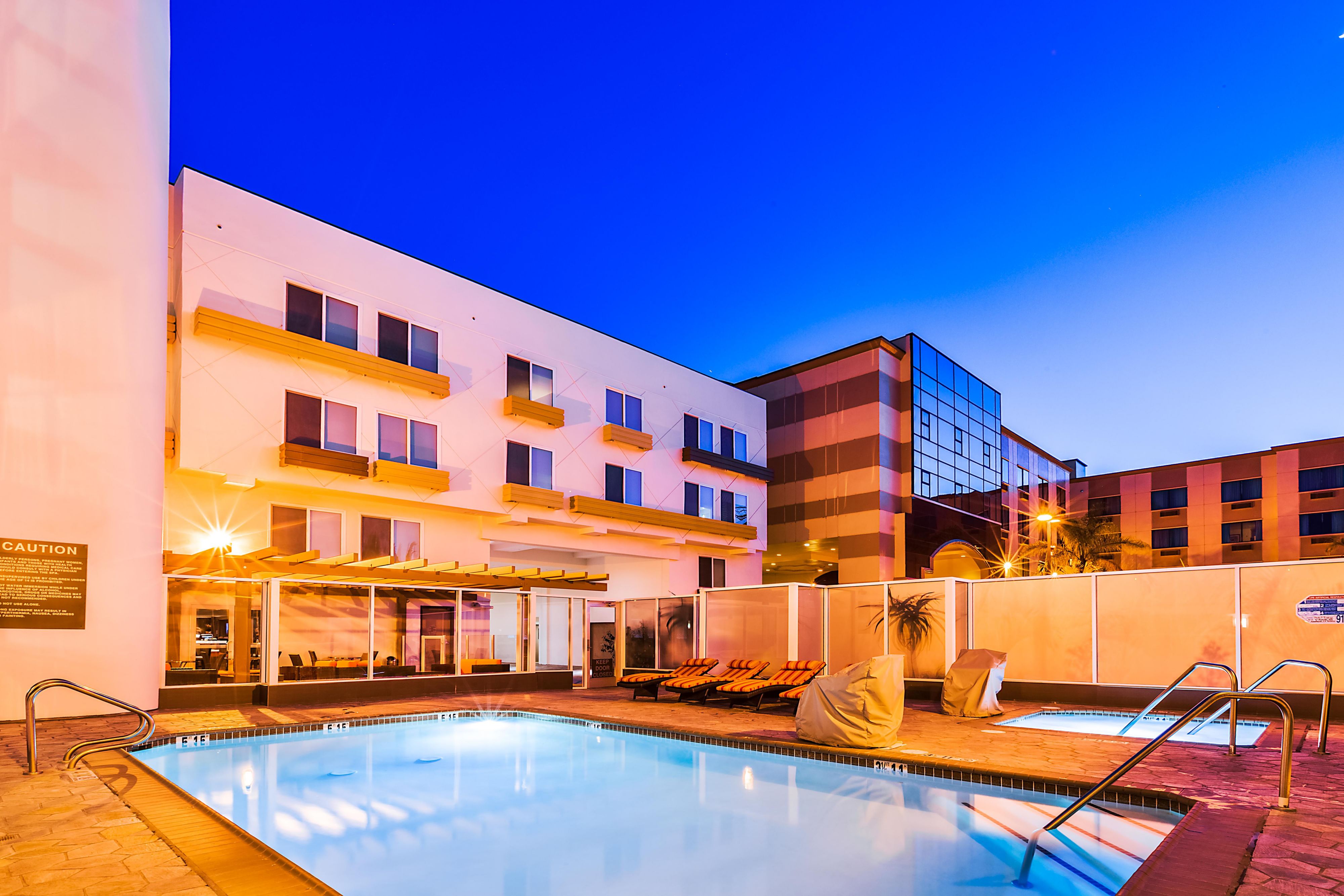 Find relief from the heat or simply enjoy a dip in our outdoor pool. At Hotel Indigo Anaheim, you'll enjoy a prime location to Disneyland and dining options just steps from the hotel. 