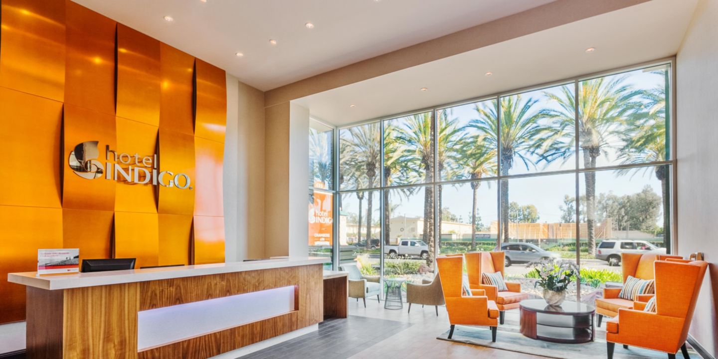 Boutique Hotels In Anaheim Ca Near Disneyland Park Hotel Indigo Anaheim