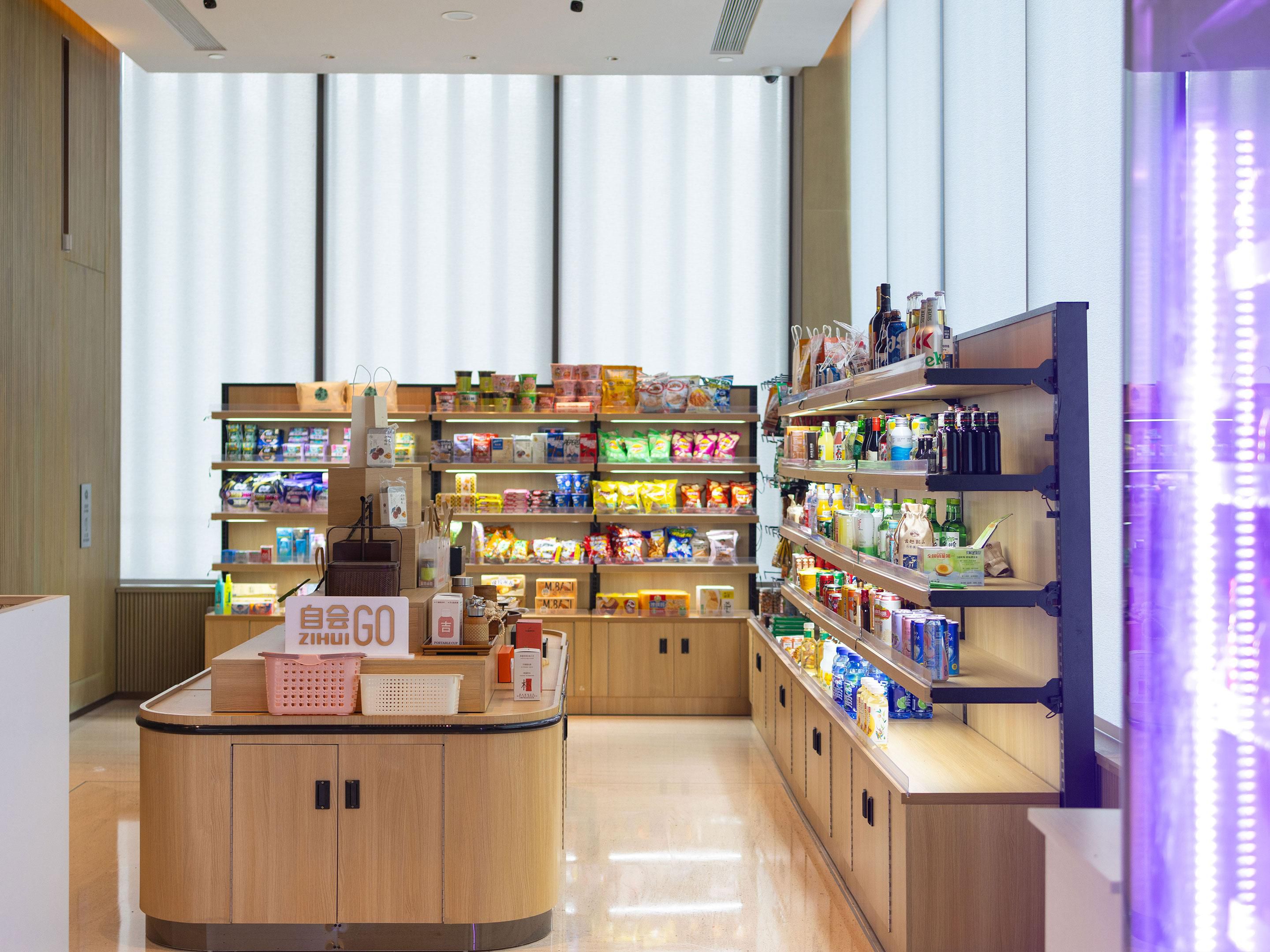 A seamless extension of the getaway experience. This 24-hour intelligent space offers curated essentials and unique Anji specialties, ensuring round-the-clock convenience and an effortless taste of local charm.