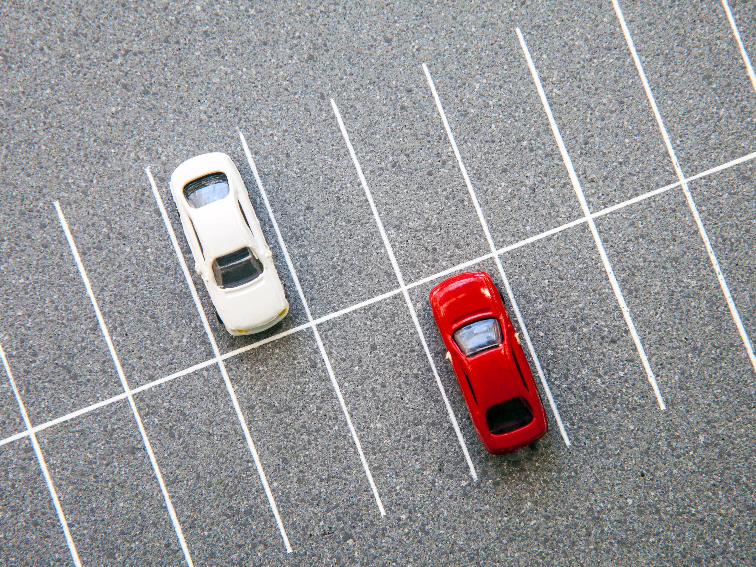 Our guests can use 2 different parking areas with a special discount through the link below. - Q Park Zoo - Lange Winkelhaakstraat 33, 2060 Antwerpen - Q Park Astridplein - Koningin Astridplein 41, 2018 Antwerpen Use the link below to make your reservation.