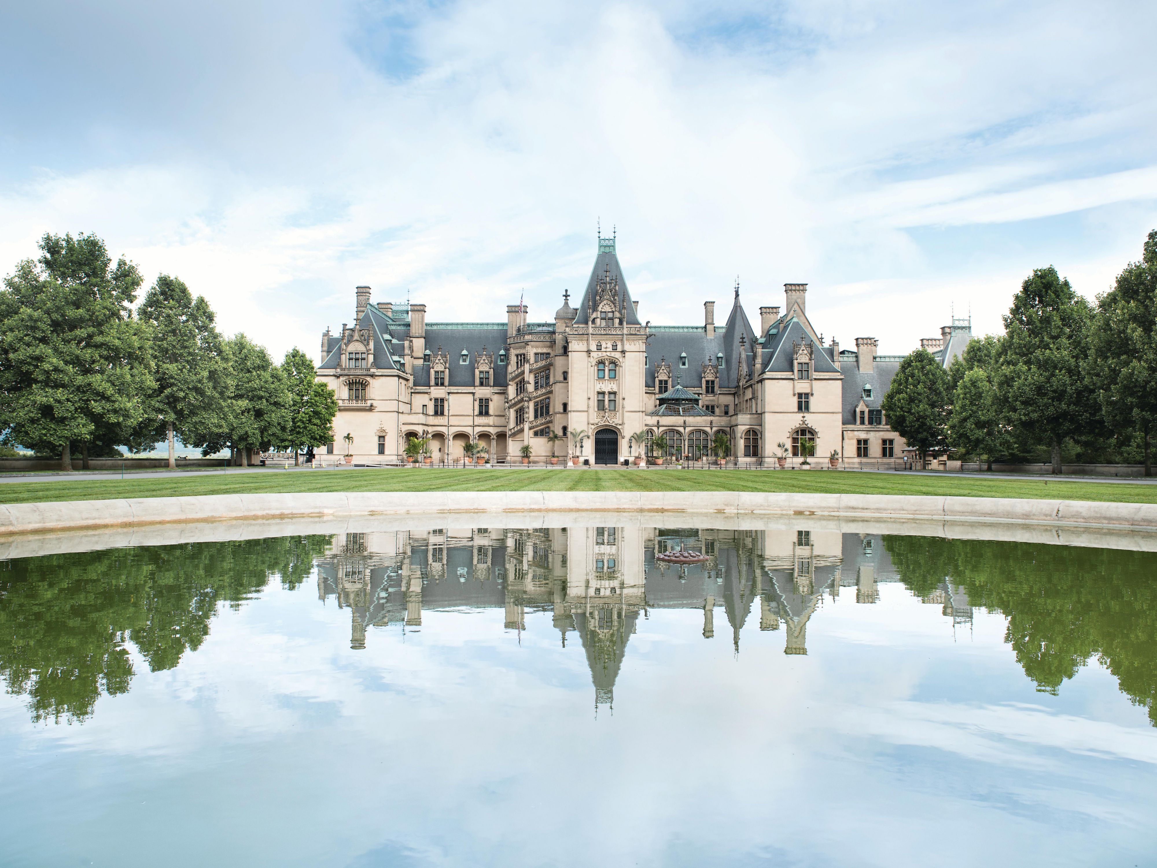 Discover the timeless beauty of the iconic Biltmore Estate.