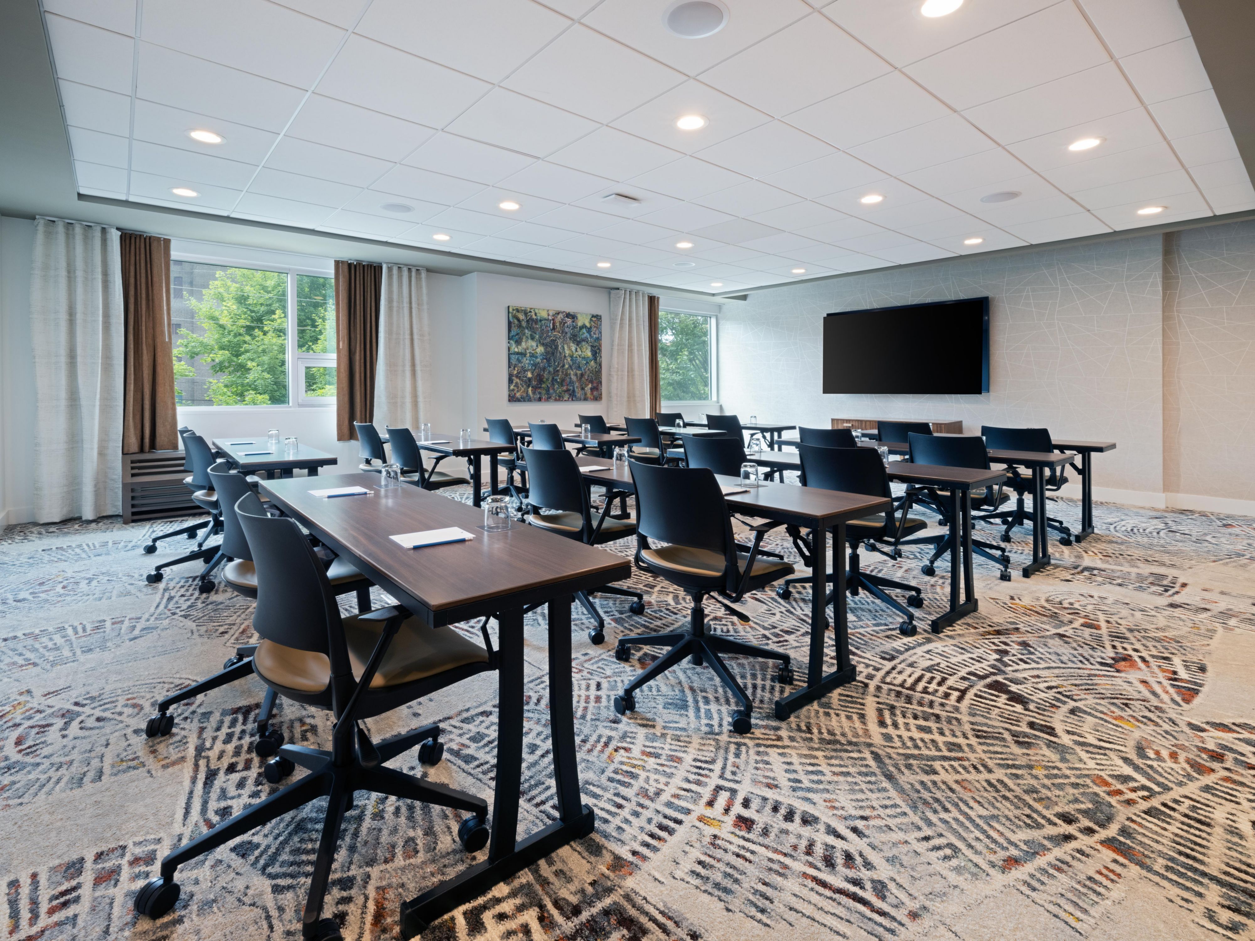 Plan your next Asheville meeting or group room block at Hotel Indigo Asheville Downtown. The Inspiration Room is perfect for intimate gatherings, accommodating up to 36 guests with onsite catering and wireless technology. Group room blocks of 10 or more guest rooms may be eligible for special hotel rates.