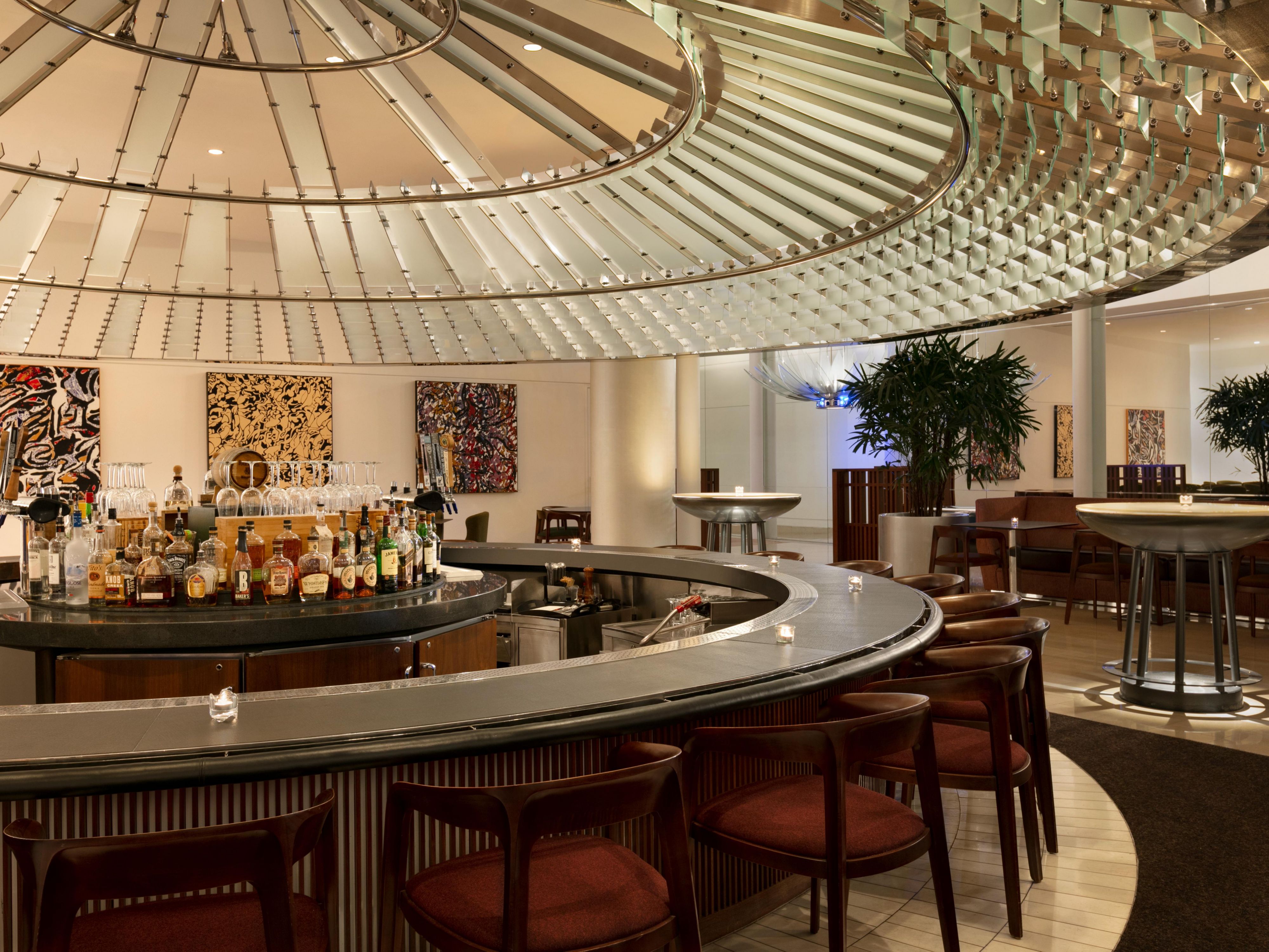 The Drafting Table Cocktails and Kitchen, our onsite eatery, is an idyllic spot to sip a cocktail, indulge in a sweet midday dessert, or savor a delectable dinner. Our onsite restaurant offers classic American dishes made from the freshest local ingredients, so you can enjoy some of the city’s finest cuisines without ever leaving the hotel.