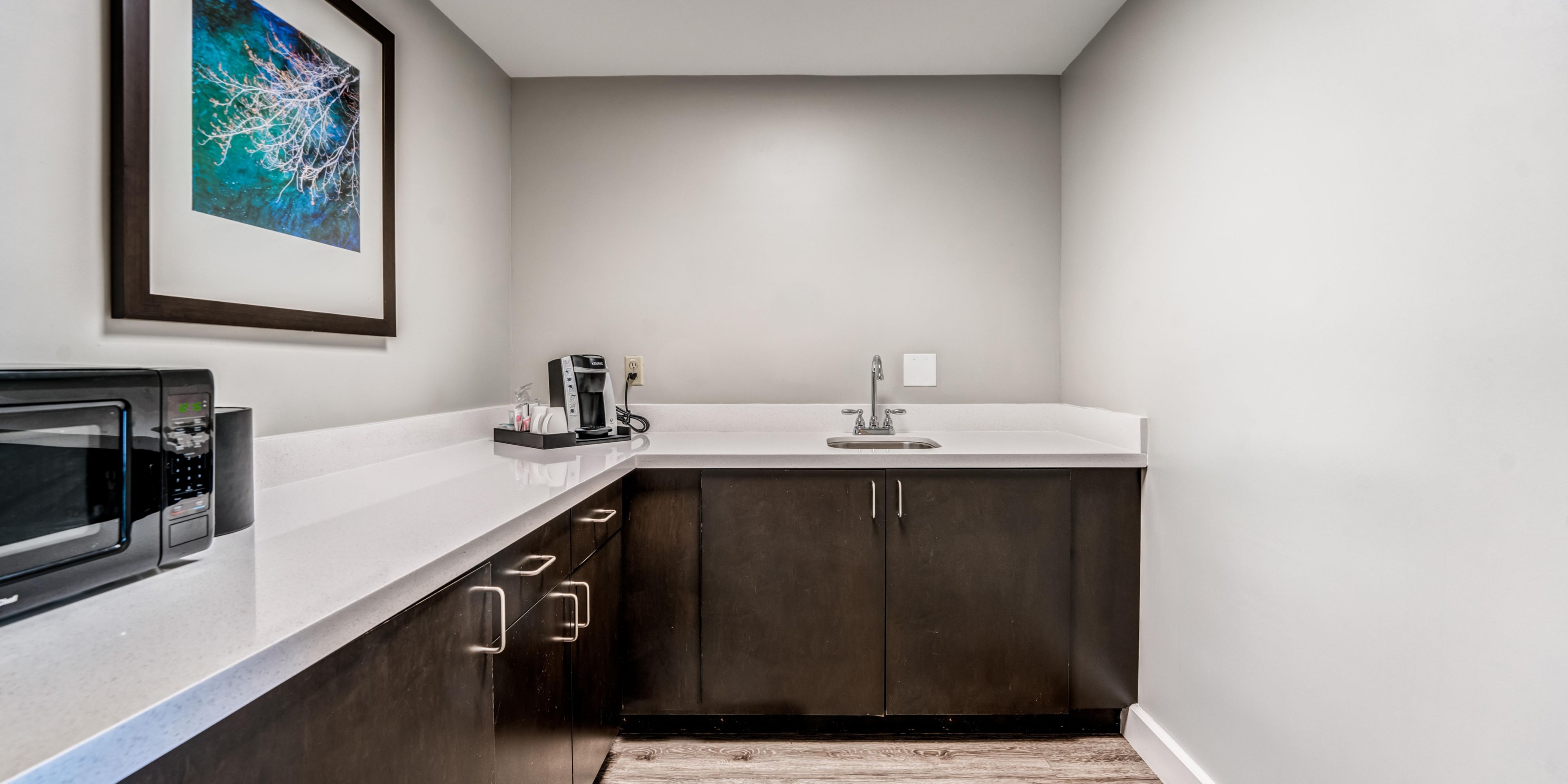 Large and spacious kitchenette