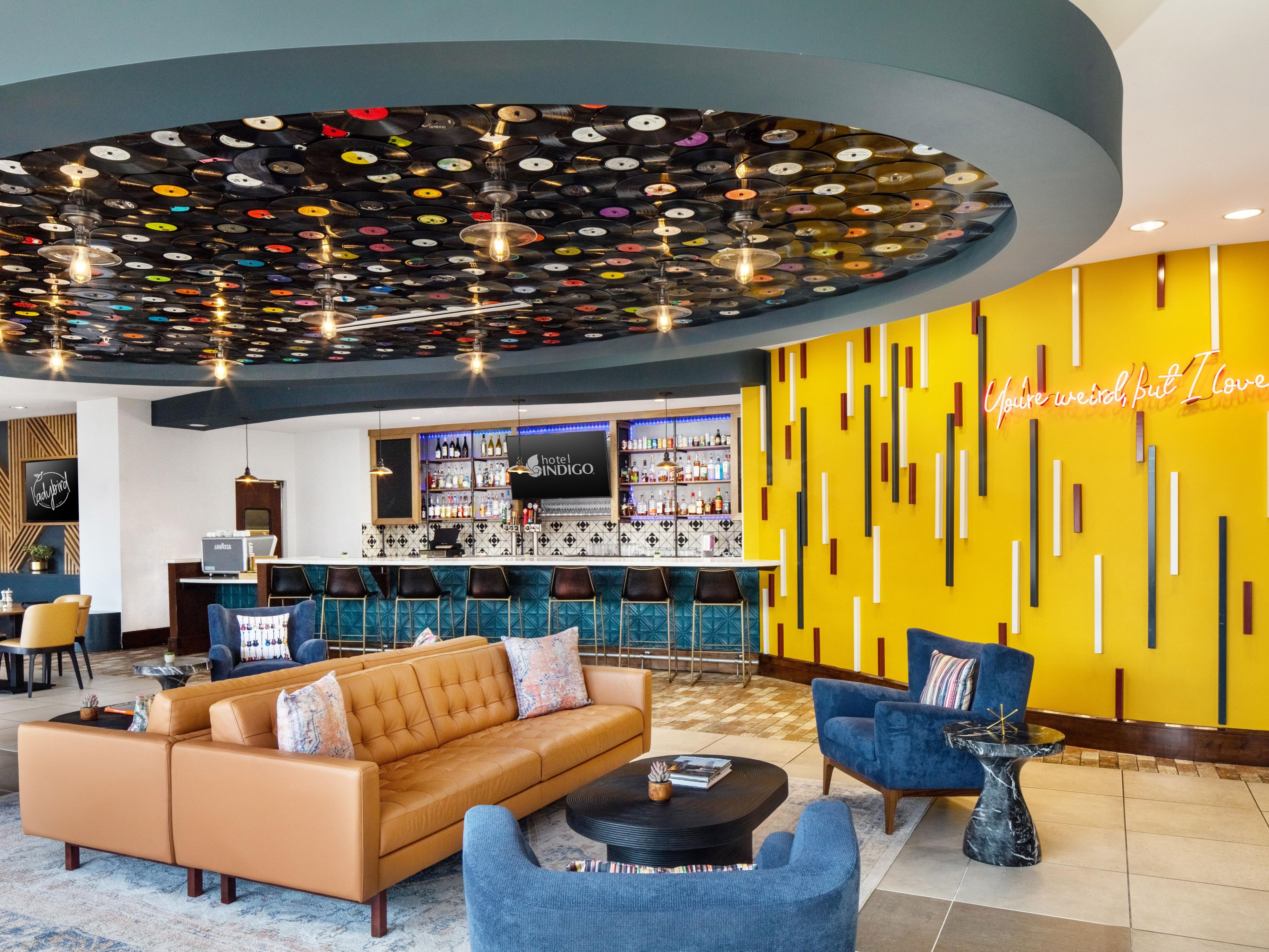 Indulge at Urban Pour Social, open daily for breakfast and dinner. Start your day with a Red River Breakfast or join us after the show at Stubb’s BBQ for dinner and try our brown sugar-glazed rib eye or rich tortellini with sun-dried tomatoes and creamy béchamel.