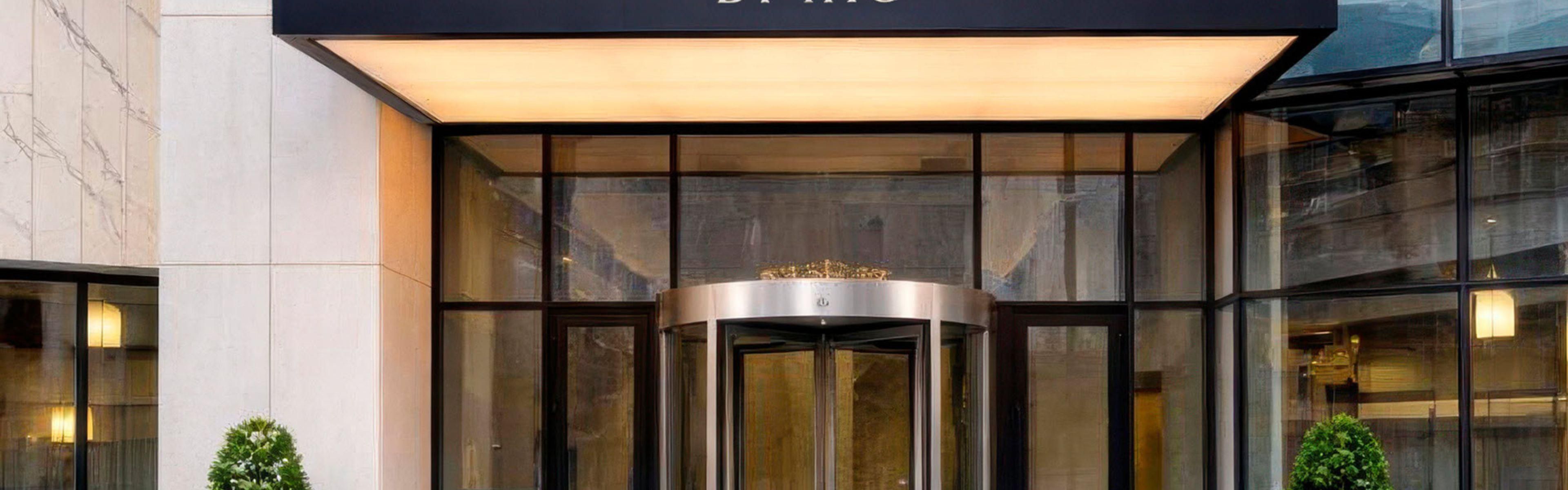 $ hotelInfo.mediaDetails.welcomePhotos.primaryPhoto.caption}