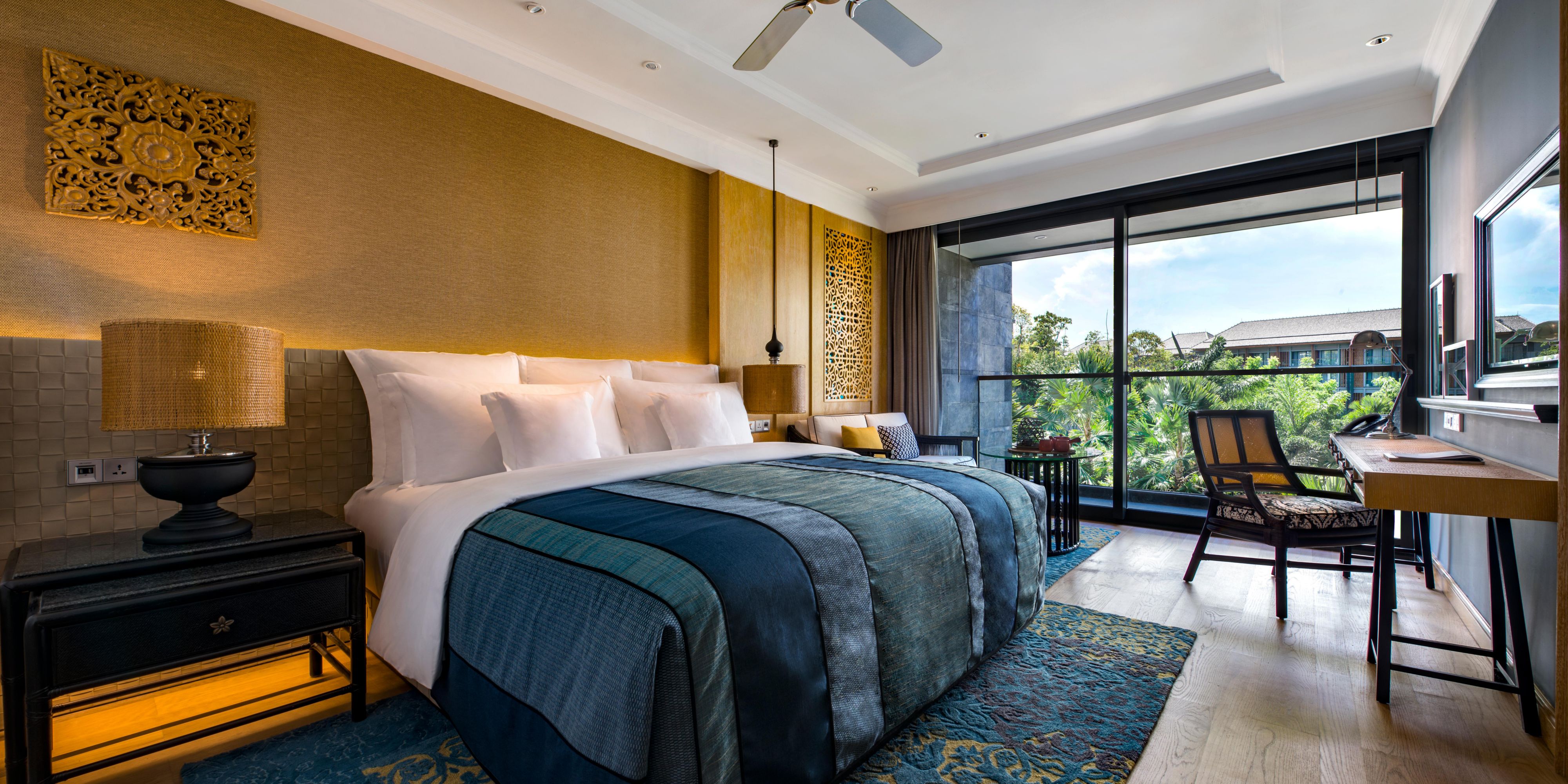 King Bed Oasis