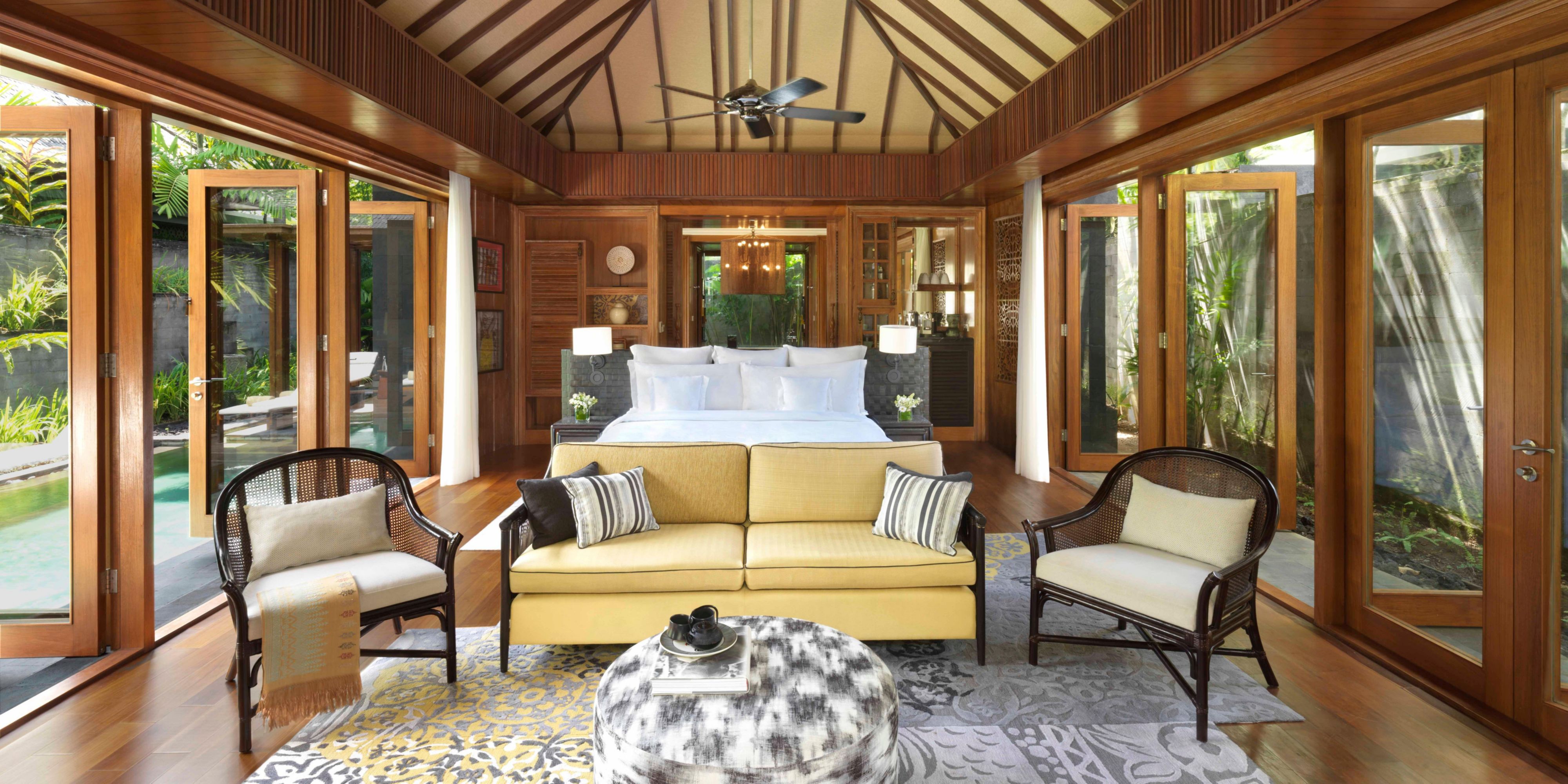 One-Bedroom Villa with indoor seating area