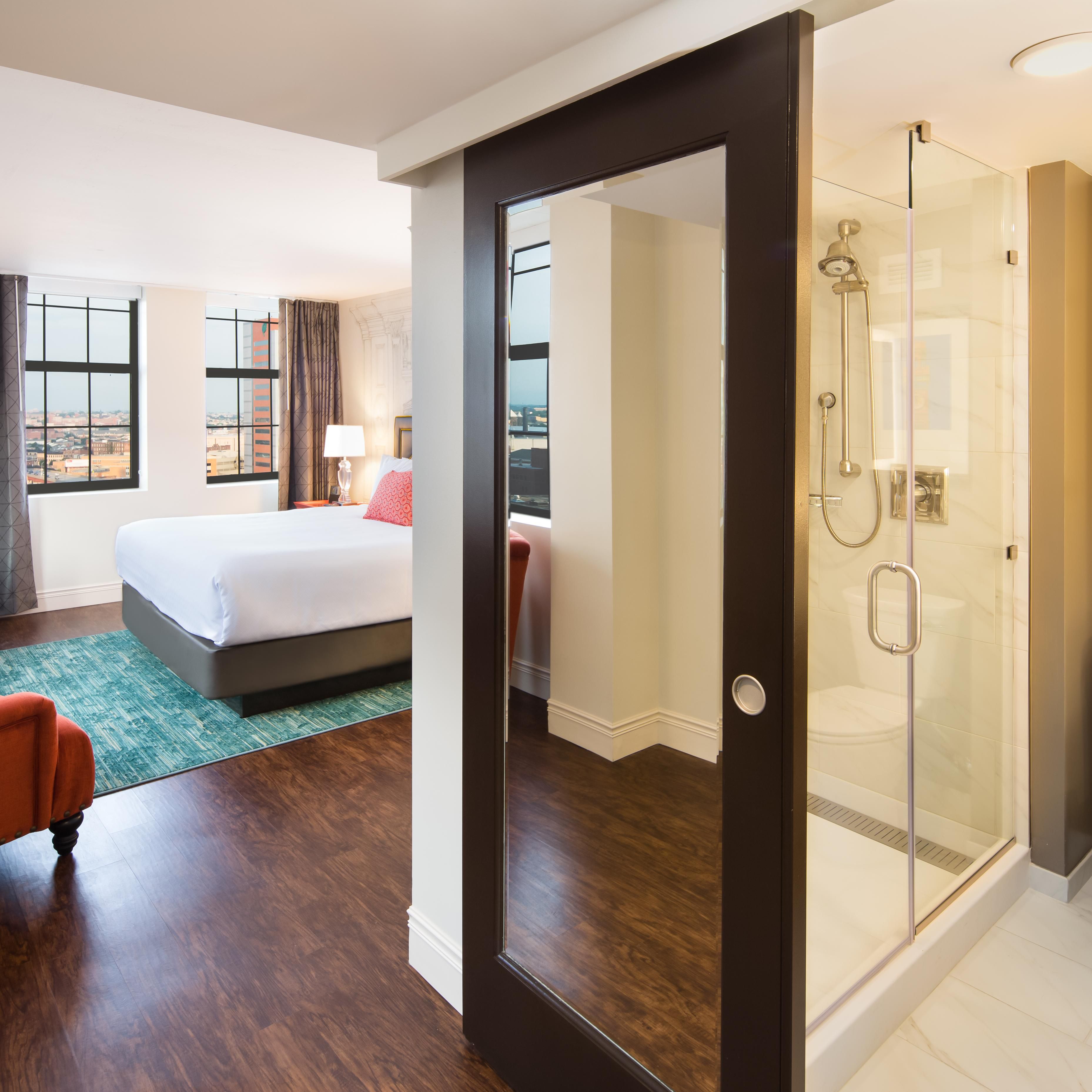 King corner room