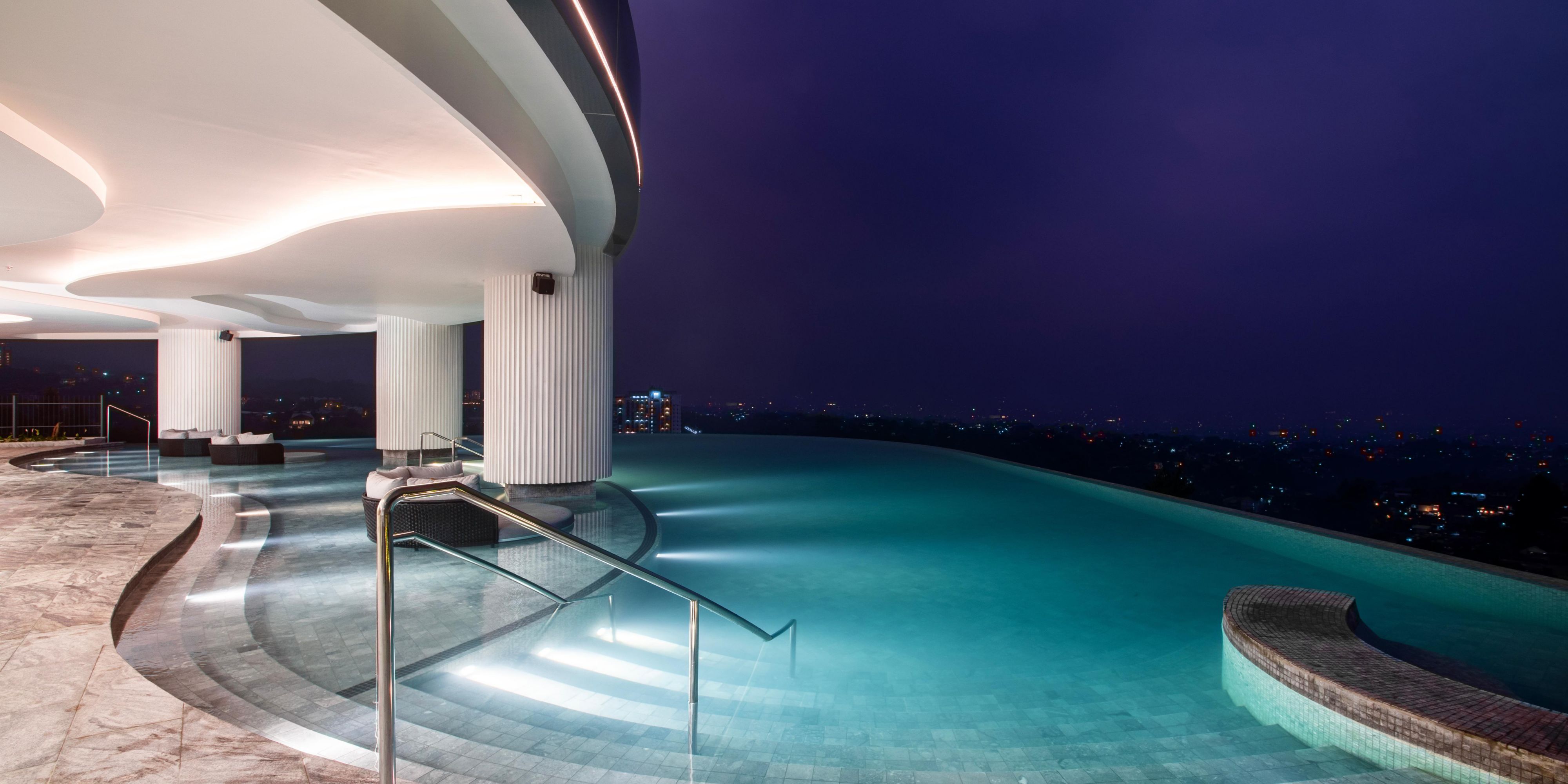 Family pool Hotel Indigo Bandung infinity heated pool