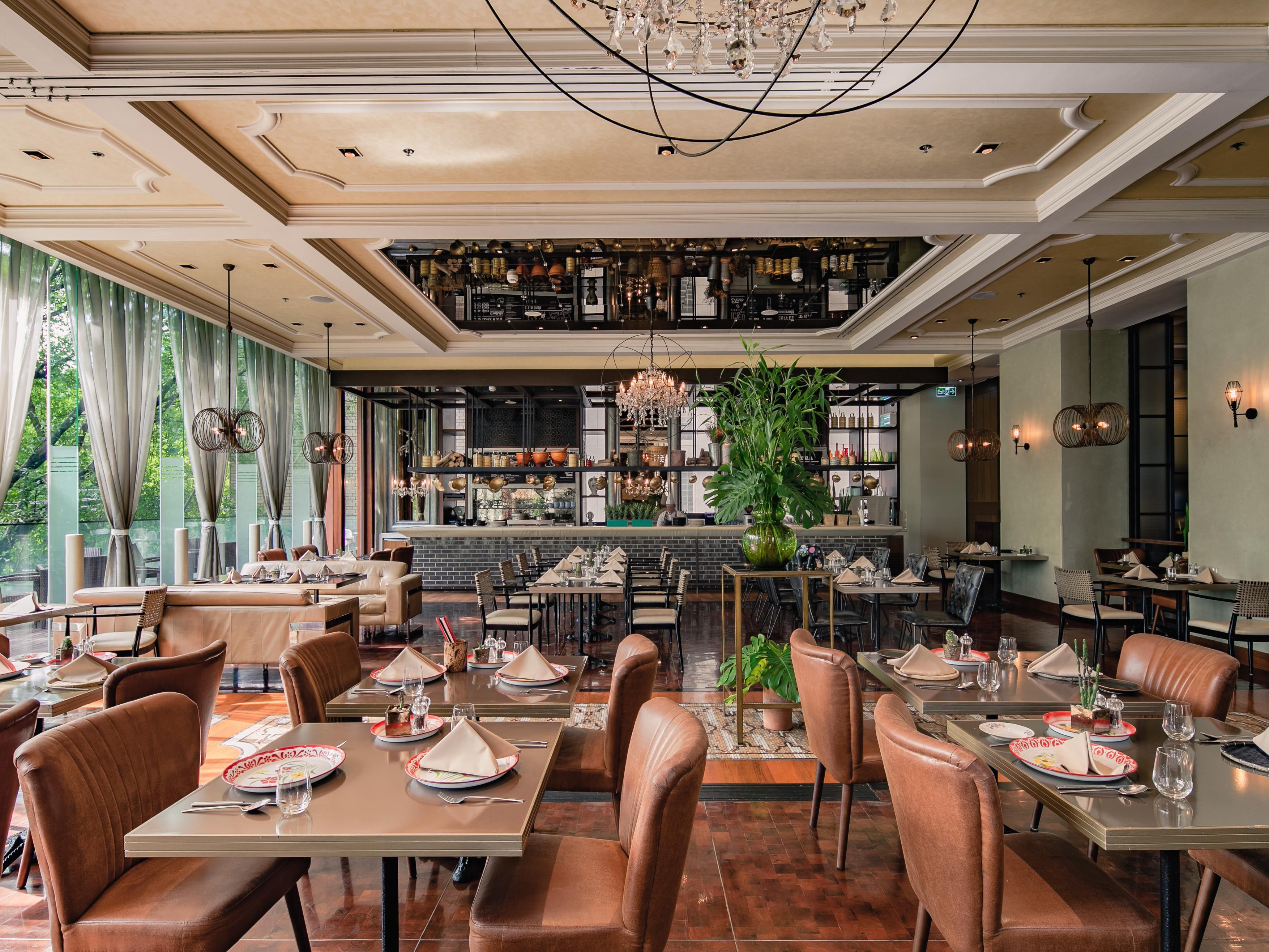 Located on the 2nd floor, our neighborhood café, where East meets West in a perfect harmony, offers the best of Thai cuisine focusing on authentic flavours from different regions of the country and a great selection of international comfort food – bringing you an endless array of mouth-watering dishes and even afternoon tea in a great atmosphere.