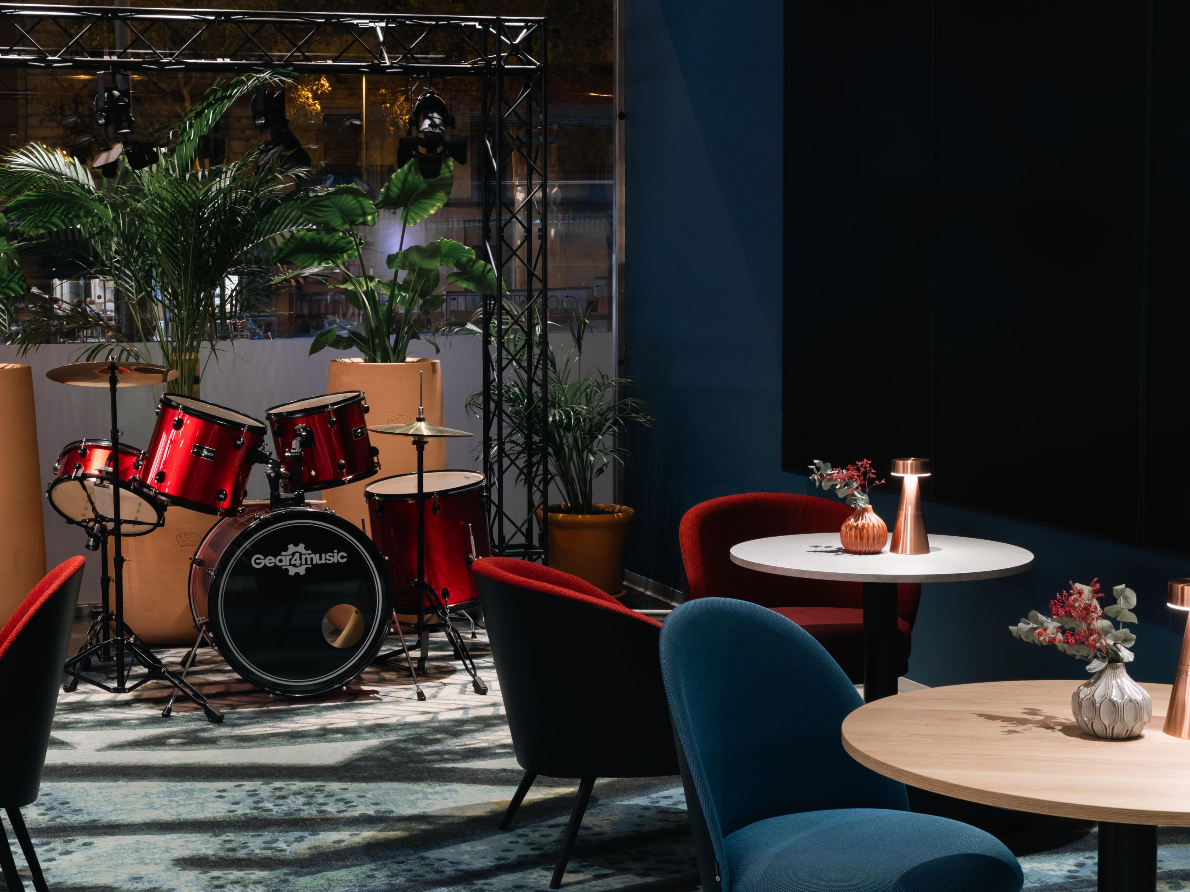 Immerse yourself in live music, drinks and dining at Reversible
