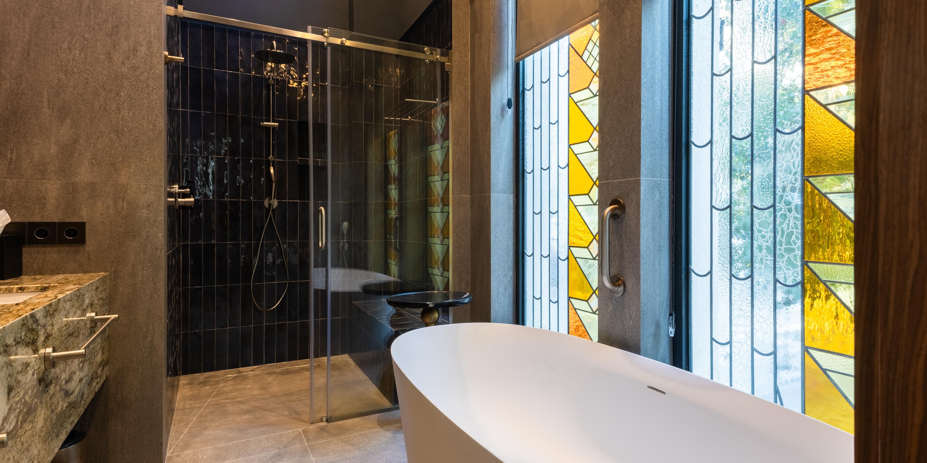 스위트 욕실 (Suite Bathroom)